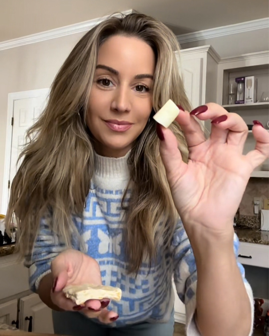 A lot of you asked about this cozy sweater I’m wearing in this video! It’s from H&M and I love it! 💙
I’m wearing a Medium! 

#LTKSeasonal #LTKHoliday #LTKGiftGuide