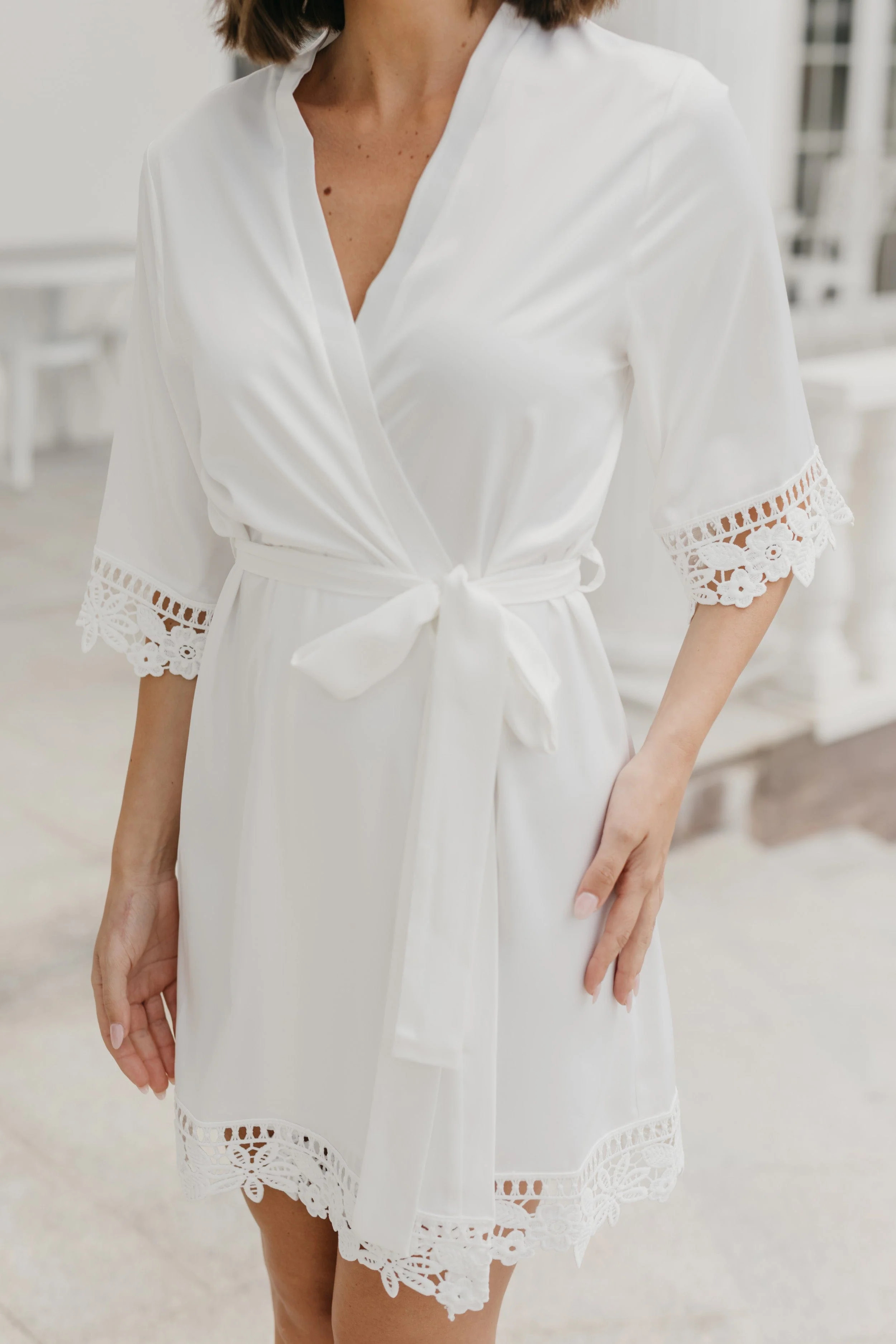 Lauren Lace Satin Robe - White / M/L | Le Rose Stories US