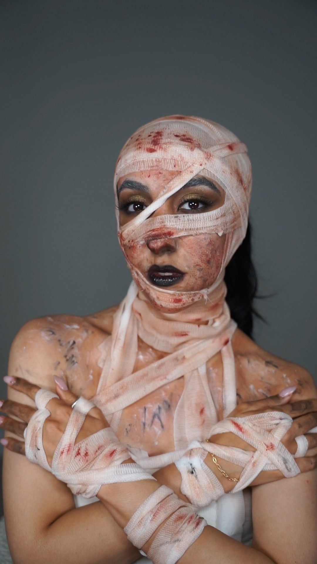 Glam Mummy Halloween Makeup Look - Halloween Costume Idea 

#LTKHalloween #LTKSeasonal #LTKBeauty