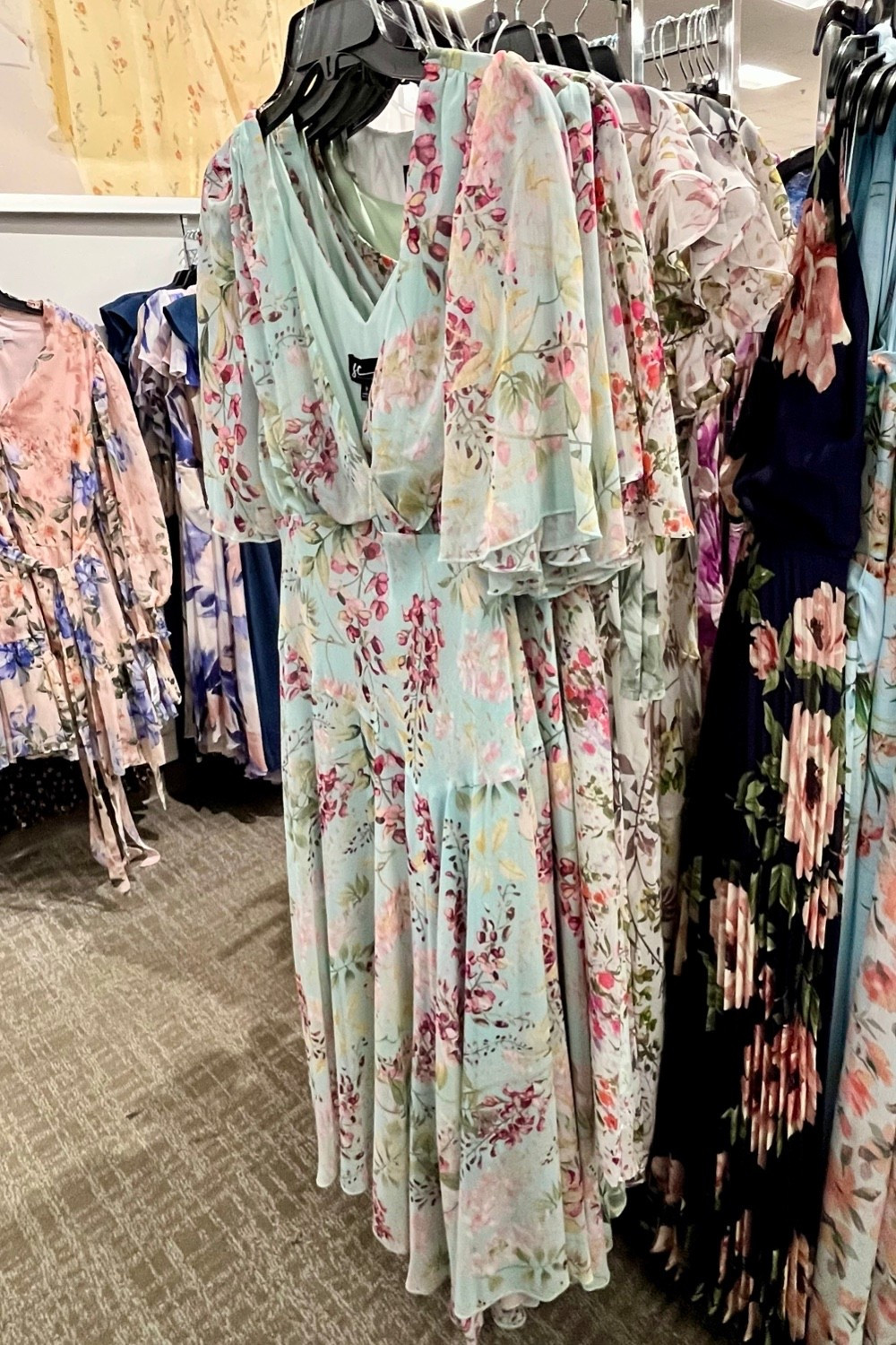 This lovely spring summer women’s floral dress is heavily discounted at Kohl’s today!

Garden party dress, outdoor wedding, back yard wedding, dressy casual wedding, semi formal wedding guest dress, party dress, event dress, mother of the groom dress, mother of the bride dress, day time wedding guest dress. 

#LTKWedding #LTKSeasonal #LTKSaleAlert