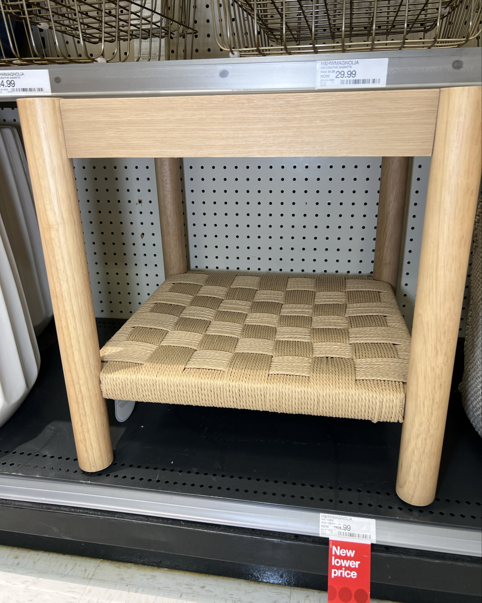 Hearth & Hand End Table

Loving this side table from Target 🎯
Currently on sale

#LTKHome #LTKSaleAlert #LTKU