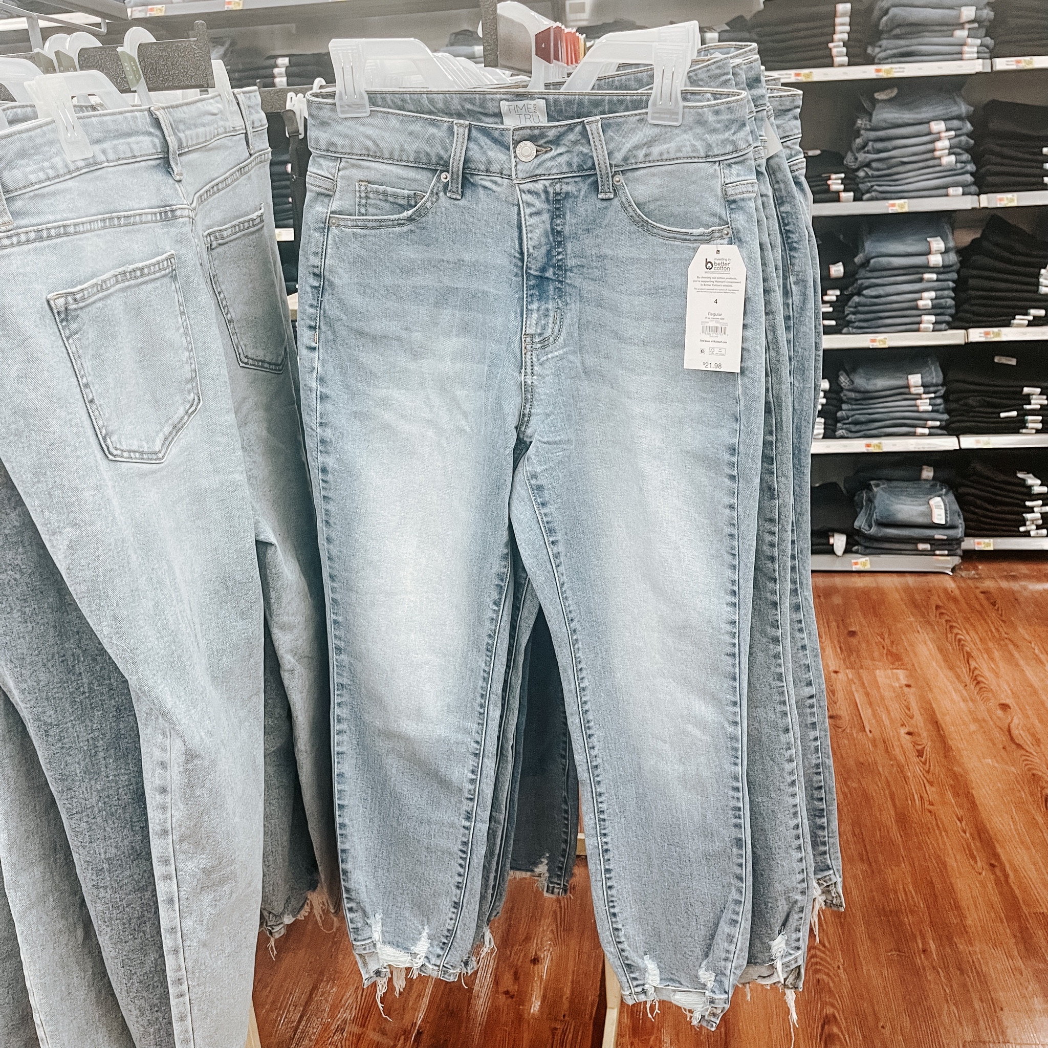 Super cute Time and Tru jeans Walmart with a shark bite hem!

#walmart
#walmartfinds
#walmartfashion
#timeandtru
#denim
#jeans

#LTKstyletip
