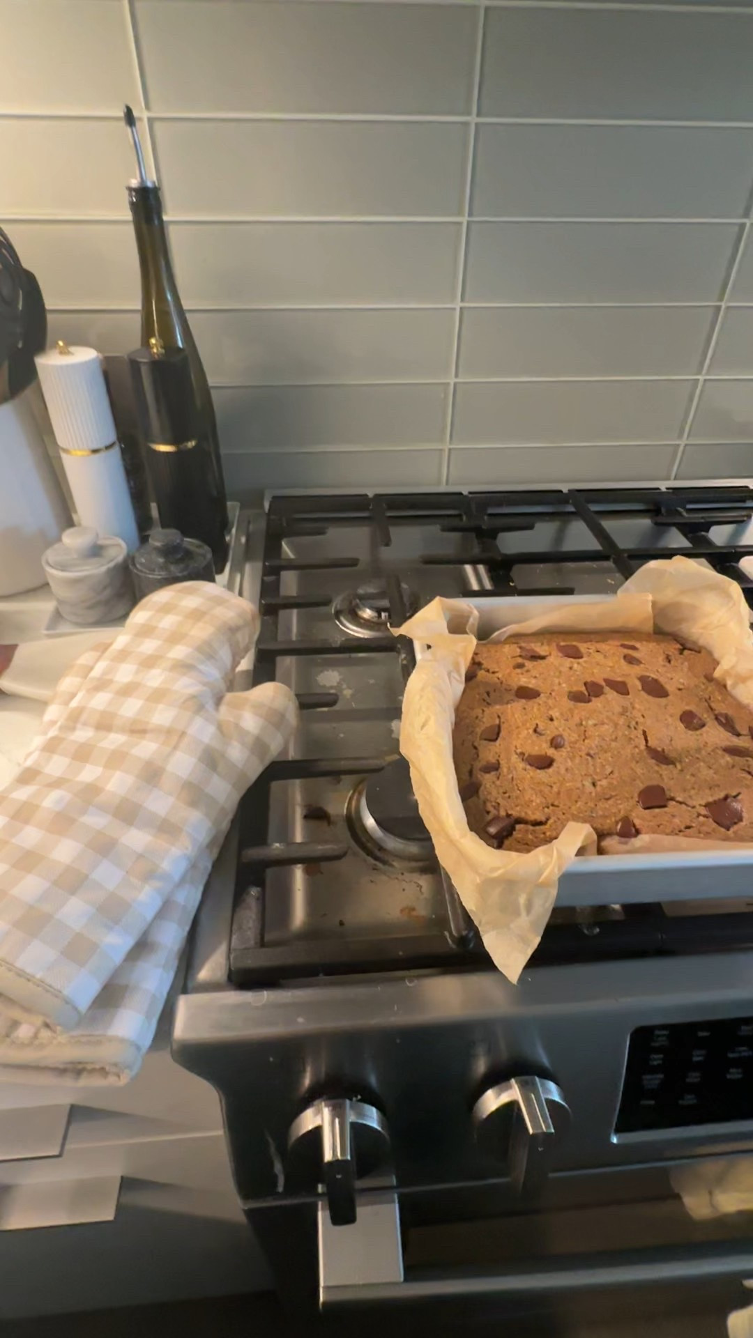 These two are a staple for me when I’m feeling down. A healthy ish banana bread and my ginger lemon concentrate  

#LTKfoodie #LTKHoliday #LTKSeasonal