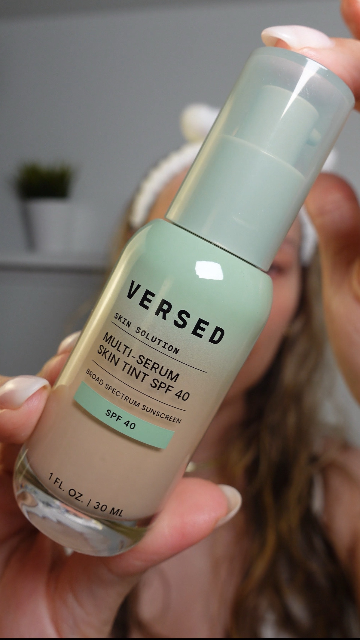 40+ busy mom glowy makeup look with @versed 👌🏼

Final Thoughts: I did end up powdering my t-zone just a bit as I headed out on some errands. And the look held up really well during the course of my day. My skin looked healthy and glowing. No separation. I did have to touch up with the blush stick but it applies to easily, I actually enjoy putting it on. 

I think this makeup is great if you want to lightly enhance your skin / features with products that you can easily and quickly apply. 

#makeupover40 #beautyover40 #versedmakeup #minimalmakeuplook #busymommakeup #glowingcomplexion