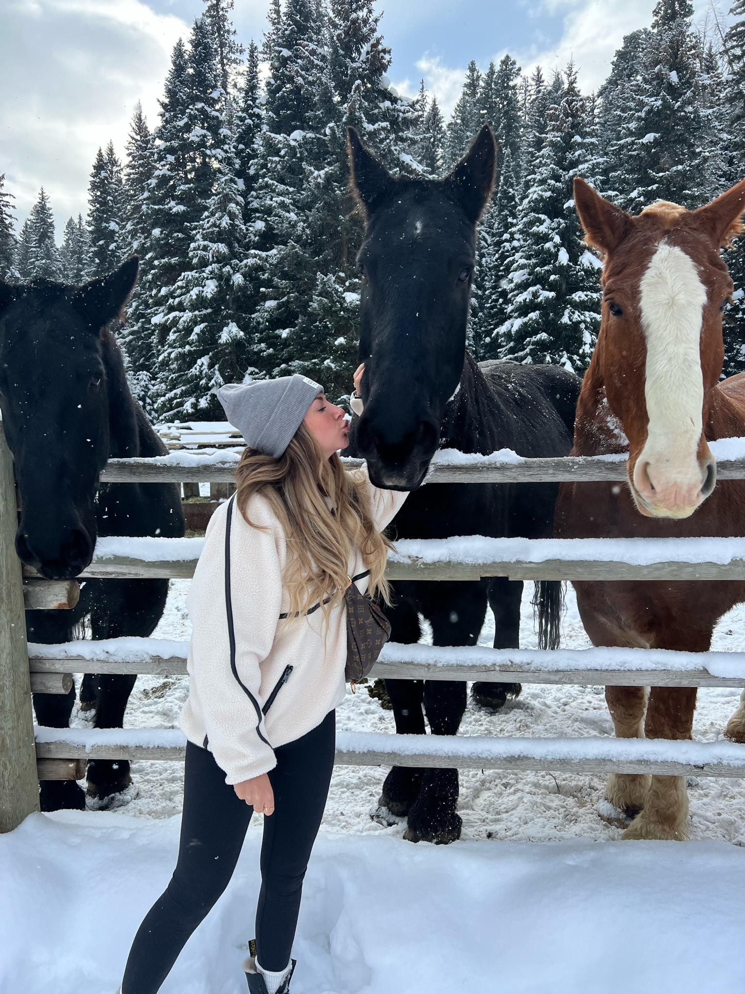 Oversized pullover in the small
Sized up 1/2 size to a 9 in the boots! 

#LTKstyletip #LTKSeasonal #LTKshoecrush