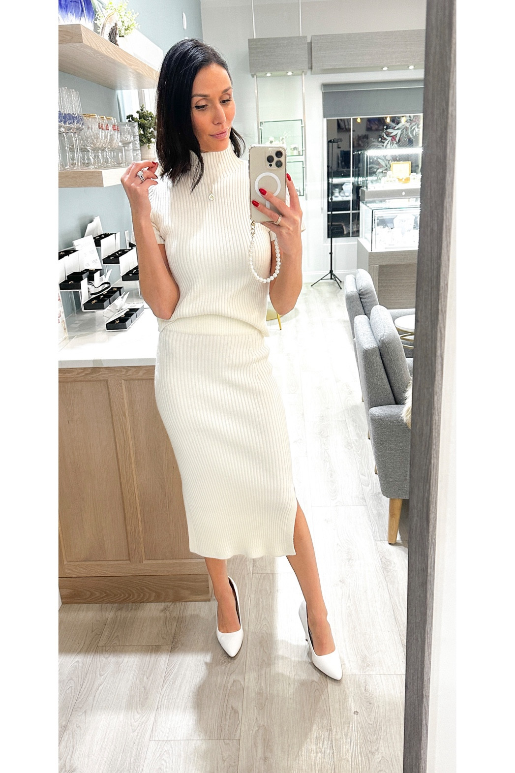 Winter Whites

Follow @stylebystaz on Insta for jewelry requests

#LTKWorkwear #LTKBeauty #LTKFindsUnder100