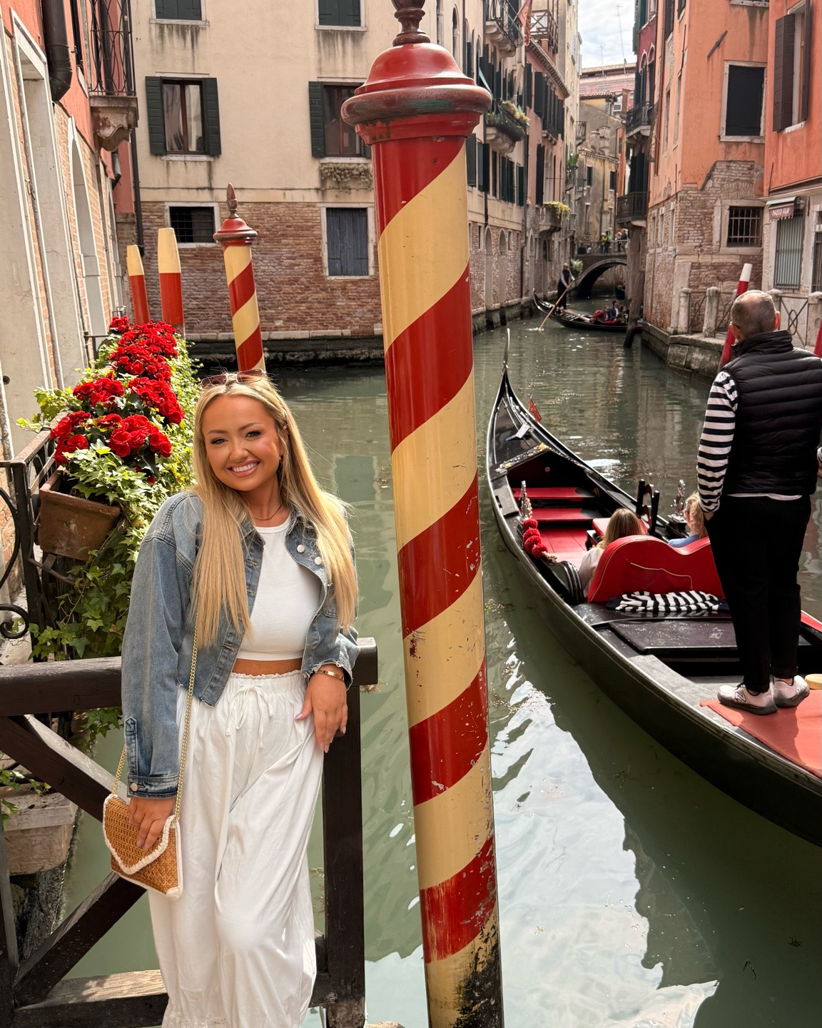 Venice day 2 fit 🤍🤍🤍

#LTKMidsize #LTKootd #LTKTravel