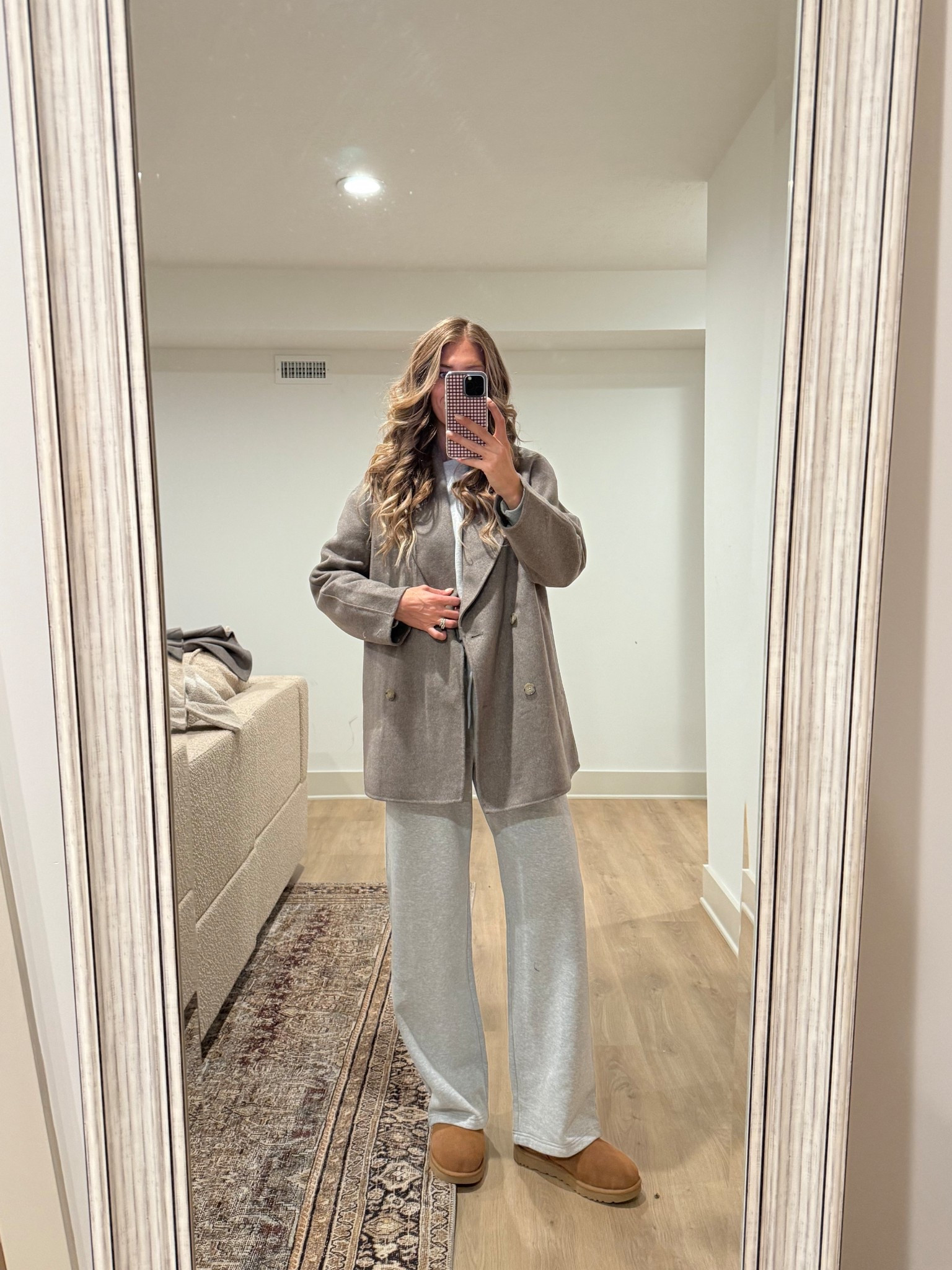 Aritzia winter coat! Love this double breasted coat because it’s on the lighter side but still super warm, doesn’t feel bulky and heavy and easy to layer chunky sweater underneath. Wearing my usual medium




Winter coats, tall girl friendlyy

#LTKSeasonal #LTKTravel #LTKTall