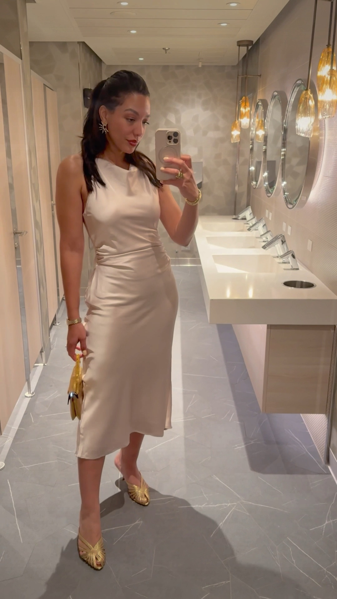 This Spring Break felt different, and in the best way possible. I enjoyed the sea breeze, relaxing moments in the beach club, and slow evenings that reminded me of the comfort found in stillness. The peace and quiet were a true luxury.

@Nordstrom #NordstromPartner #SpringBreakVibes #CruiseEscape  #QuietLuxury #UnwindInStyle

@ltk https://liketk.it/5bQmL #liketkit