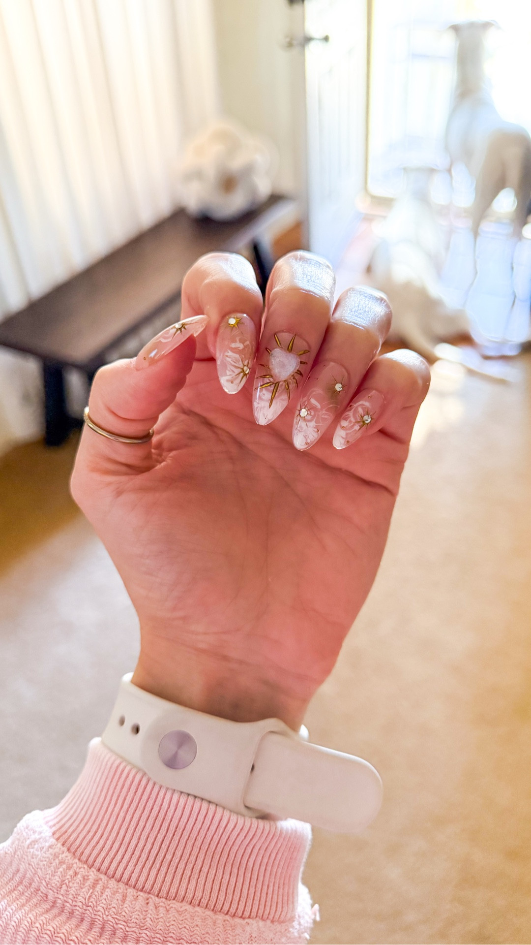 Another adorable set from Mythical nail art. 💓 ombré star nails for the win! 

My step by step tutorial for nails that will last 14+ days. 

Press on Nail application tips: 
• Make sure your nails are prepped correctly; Clean off dead skin & buff extremely well. Then dehydrate!! 
• Good nail glue is essential (I like to use GLAMNETIC) 
• Avoid getting nails wet for 24hrs after applying

Daily Care tips: 
• Use kitchen gloves if you hand wash any dishes 
• Always make sure to properly dry your nails off after showers or hand washing

#EtsyNails #EtsyPressOnNails #GlueOnNails #CustomNails 


#LTKBeauty #LTKgrwm #LTKselfcare