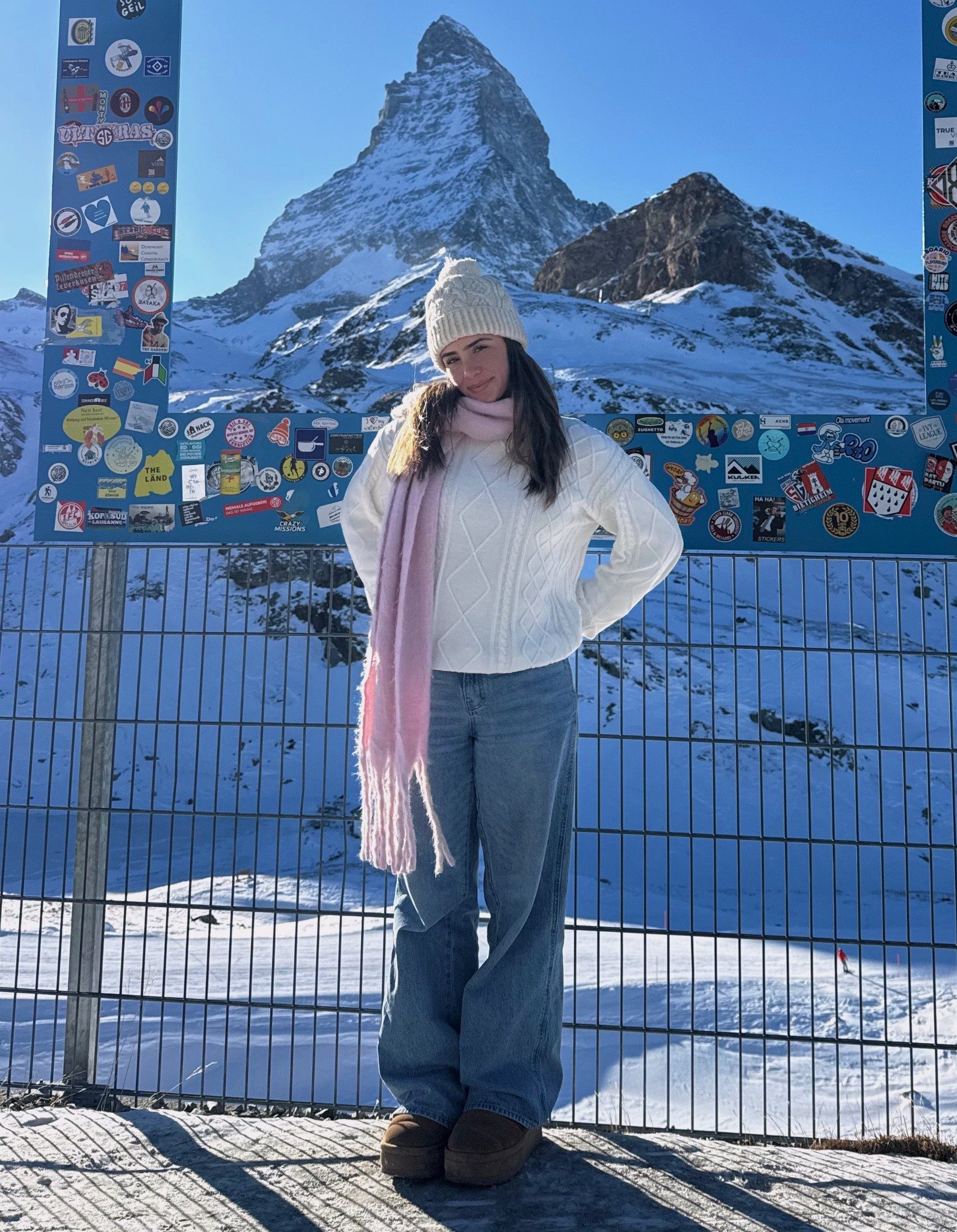 snow day ❄️🎿🏔️
sweater is edikted and beanie is zara via depop ;)

#LTKTravel #LTKSeasonal #LTKootd