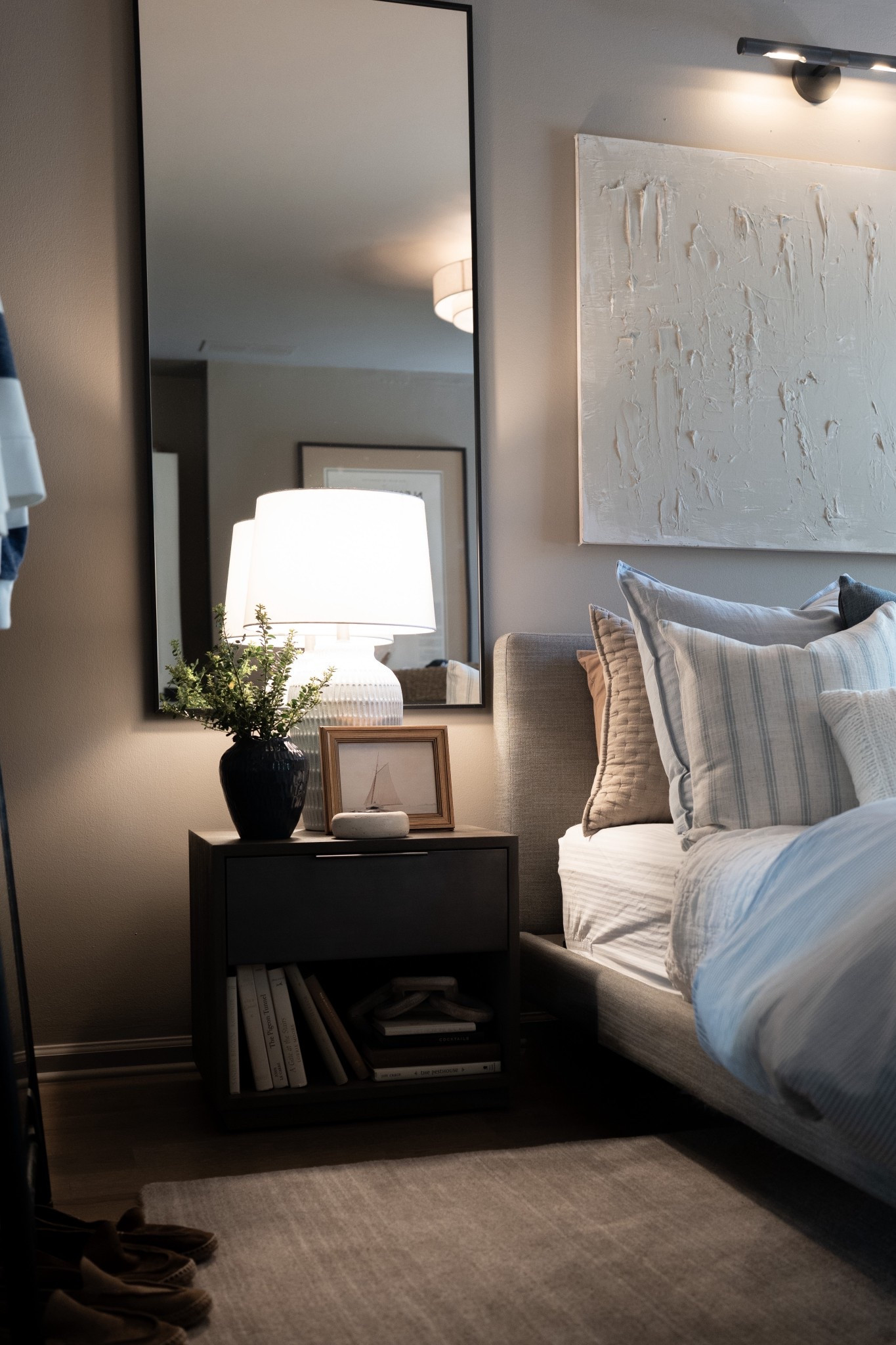 You don’t need a big budget!! You just need a few key pieces that are budget friendly and a few styling hacks to create your dream bedroom! 

#LTKSeasonal #LTKHome #LTKSaleAlert