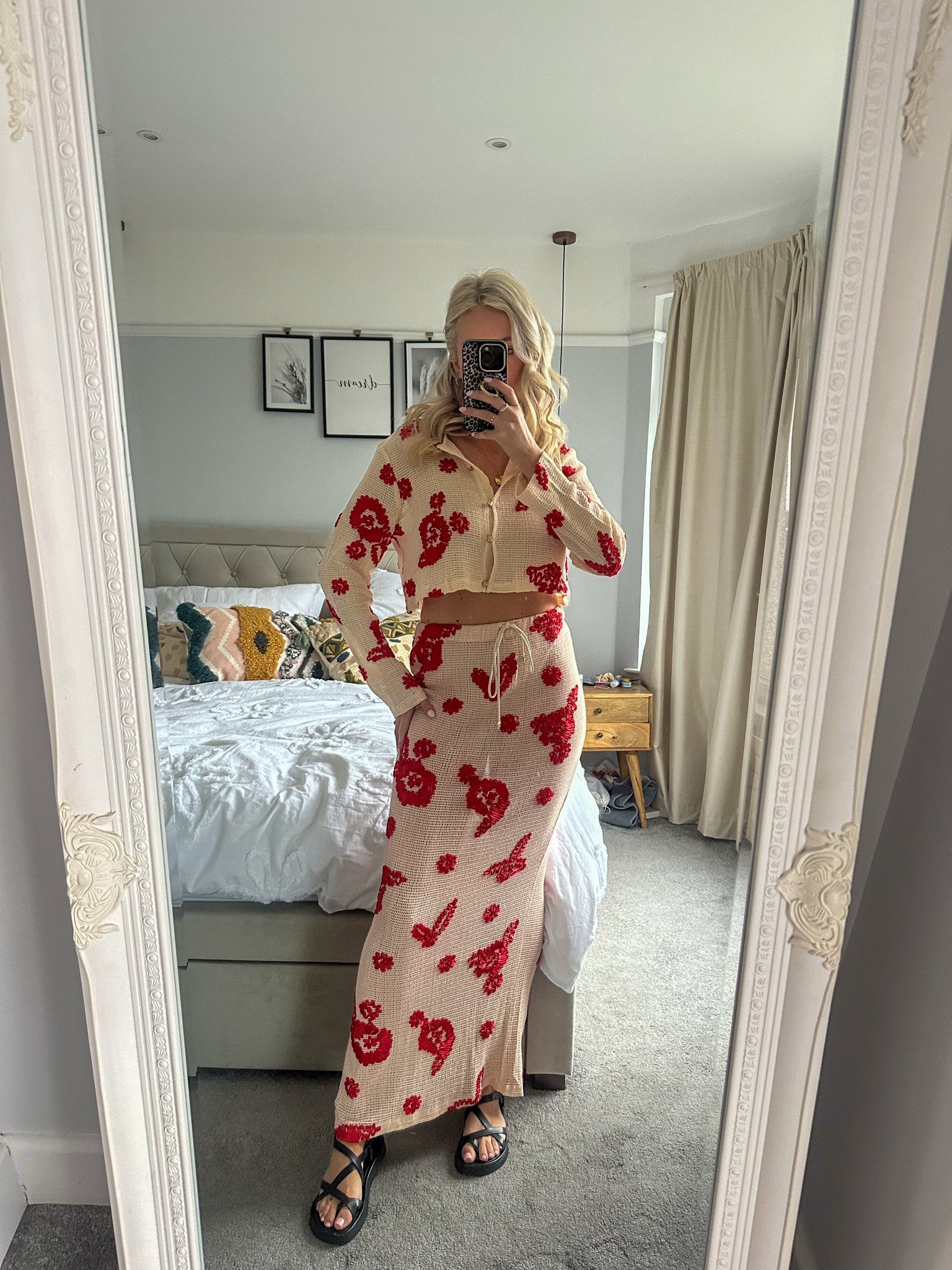 Crochet beach co ord 🌴

Summer outfit, beach set, beach club outfit, holiday outfit, vacation outfit 