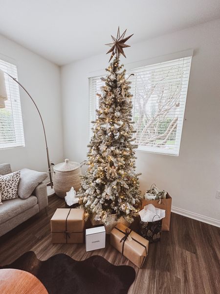 { our 2022 Christmas tree 🌲🌲🌲 }

#LTKhome #LTKHoliday #LTKSeasonal