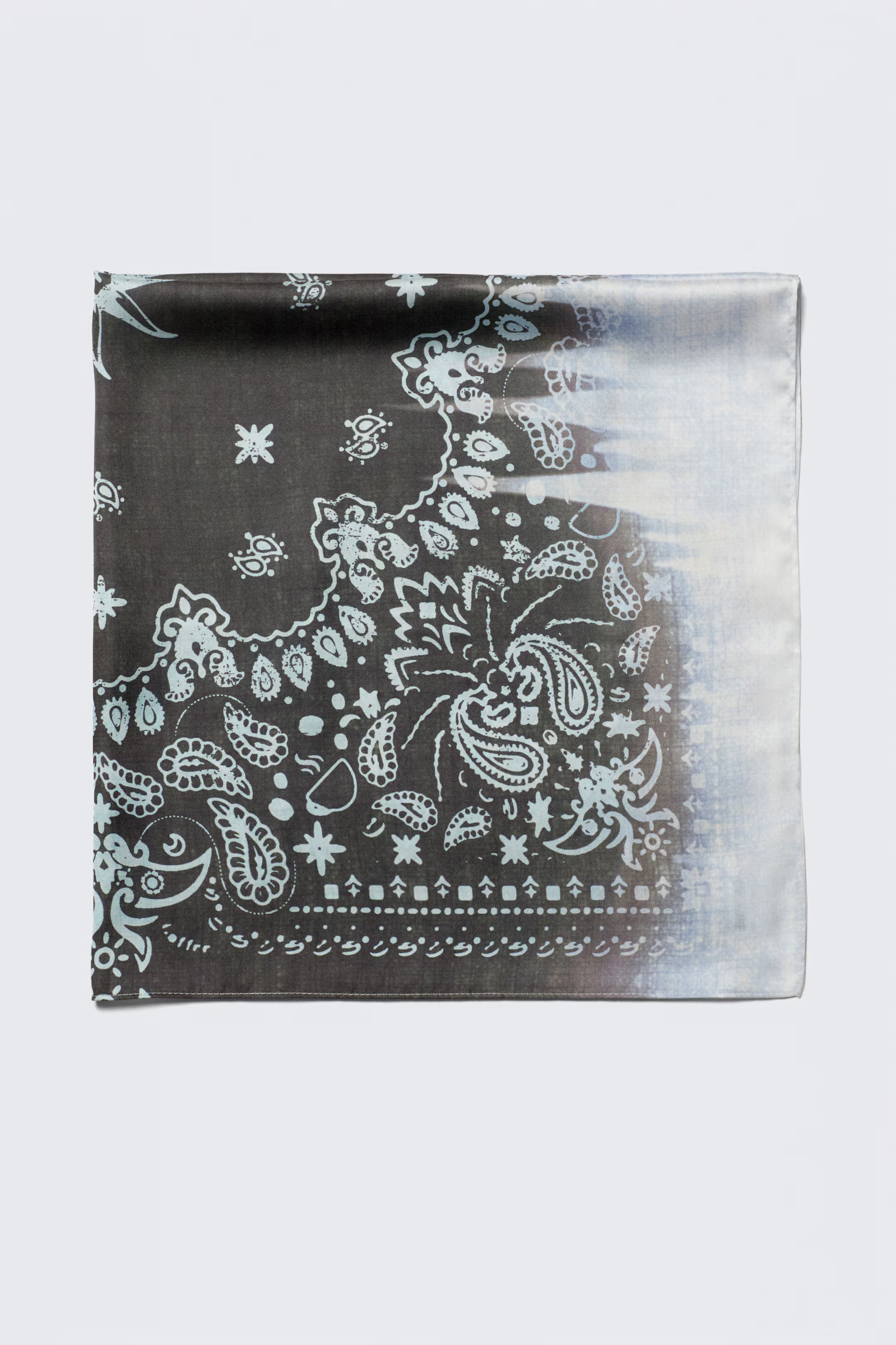 Vierkante sjaal met print - Zwart/blauw paisleypatroon - DAMES | H&M NL | H&M (DE, AT, CH, NL, FI)