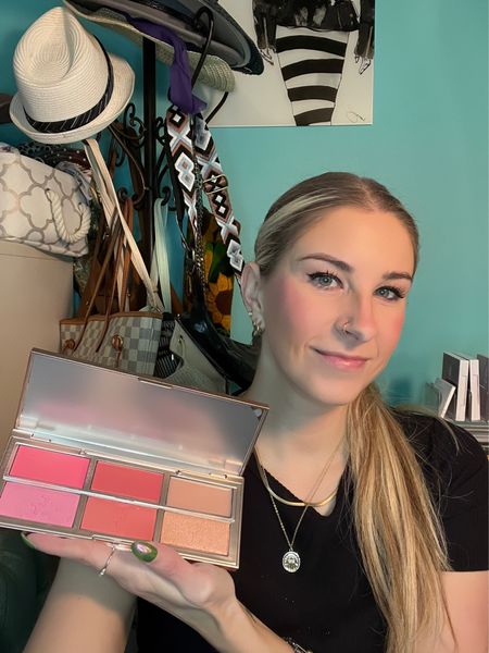 This Patrick Ta blush and highlighter palette is on major sale at Sephora. Hurry!

#LTKGiftGuide #LTKbeauty