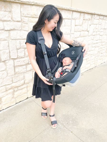 Lightweight, easy to carry car seat on sale for prime day!💙

#LTKbump #LTKbaby