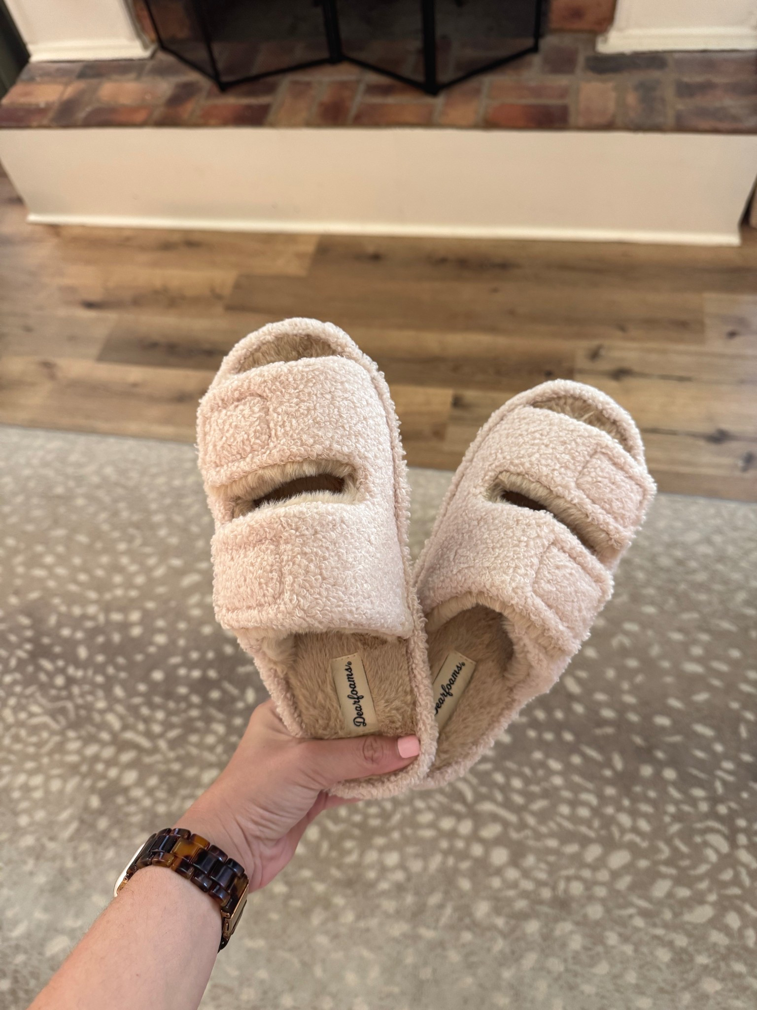 These house shoes are soooo soft and such a good price! 

#LTKselfcare #LTKSaleAlert #LTKootd