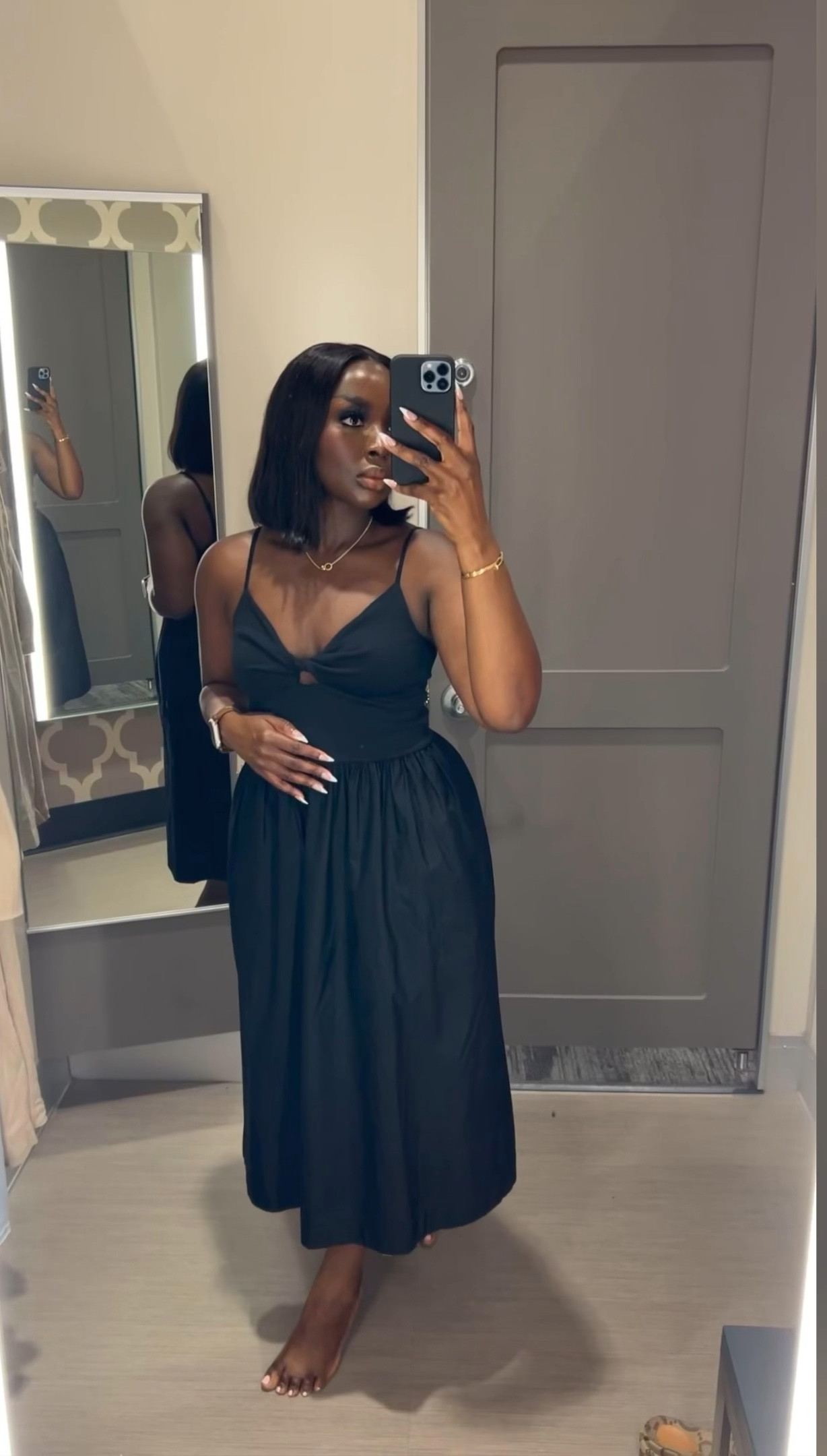 This dress is beautiful for the spring/summer time. Wearing a Medium.

#LTKfindsunder50 #LTKstyletip #LTKVideo