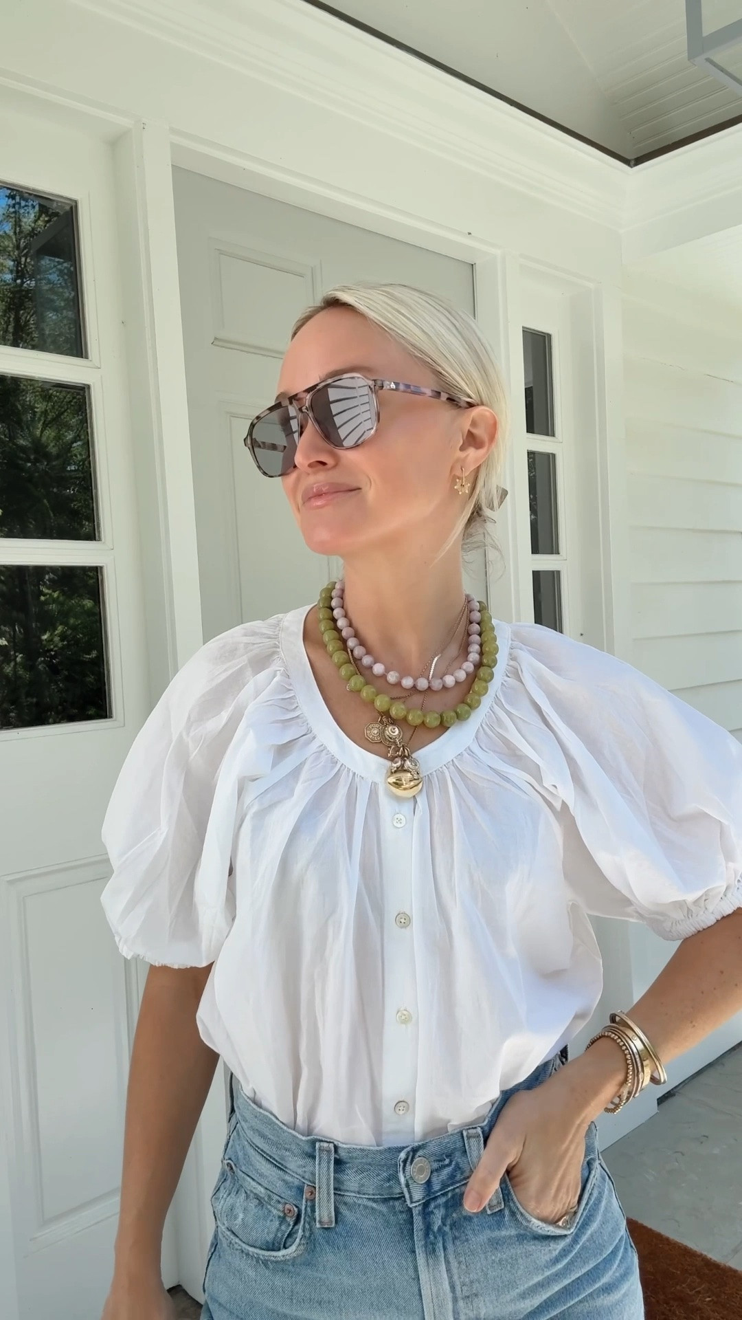 Keeping it simple with this white top and jeans for classroom visits, running around town and pick ups