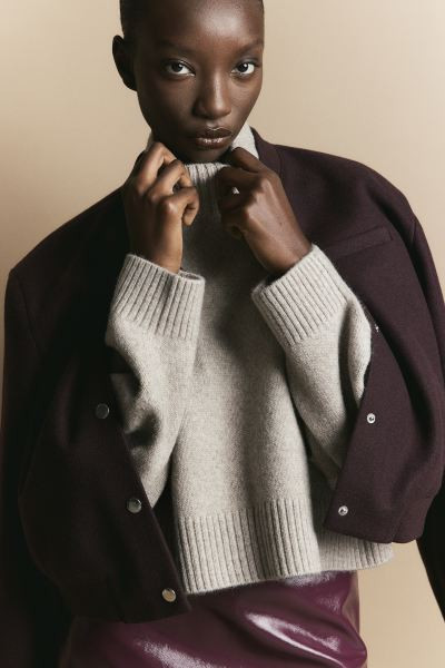 Oversized Pullover mit Turtleneck | H&M (DE, AT, CH, NL, FI)