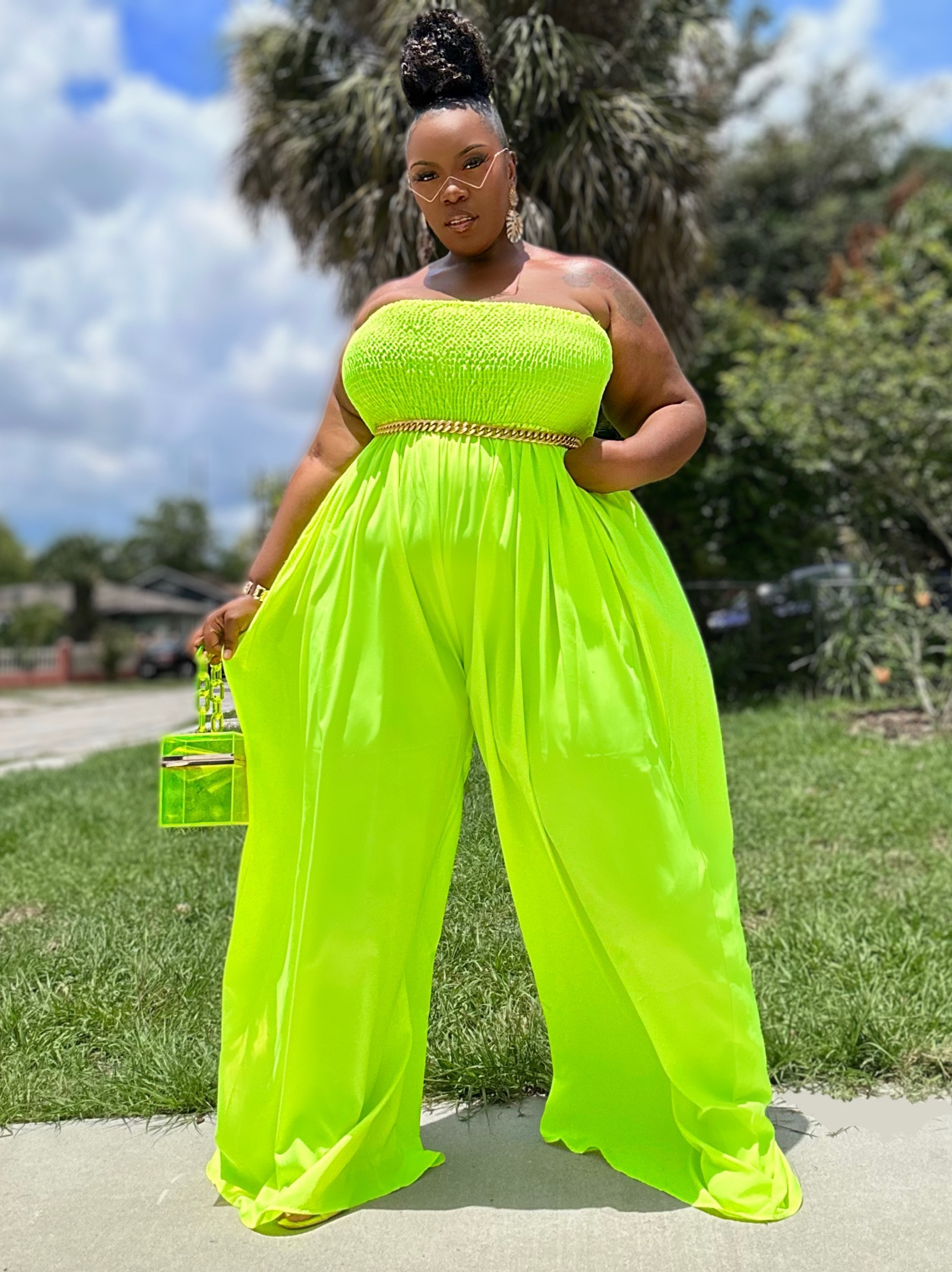 Neon x Monotone 

Wearing a 2X in this vibrant jumpsuit. Has an oversized fit. Only stretchy up top. Ideal for a Siummer day look, out on the town. 

#LTKFind #LTKunder50 #LTKcurves