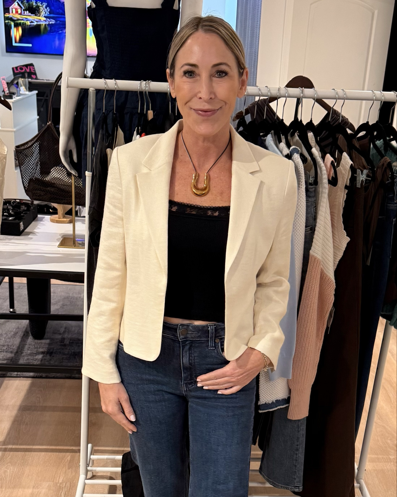 Proof you don’t need to spend a lot to look put together.
This $40 linen blazer = instant polish.

#LTKStyle #LTKFinds #LTKUnder50 #LinenBlazer #EffortlessStyle #EverydayChic #AffordableStyle #ChicOnABudget #SpringLayers #CapsuleWardrobe #MomStyle #ElevatedBasics

#LTKWorkwear #LTKootd #LTKOver40