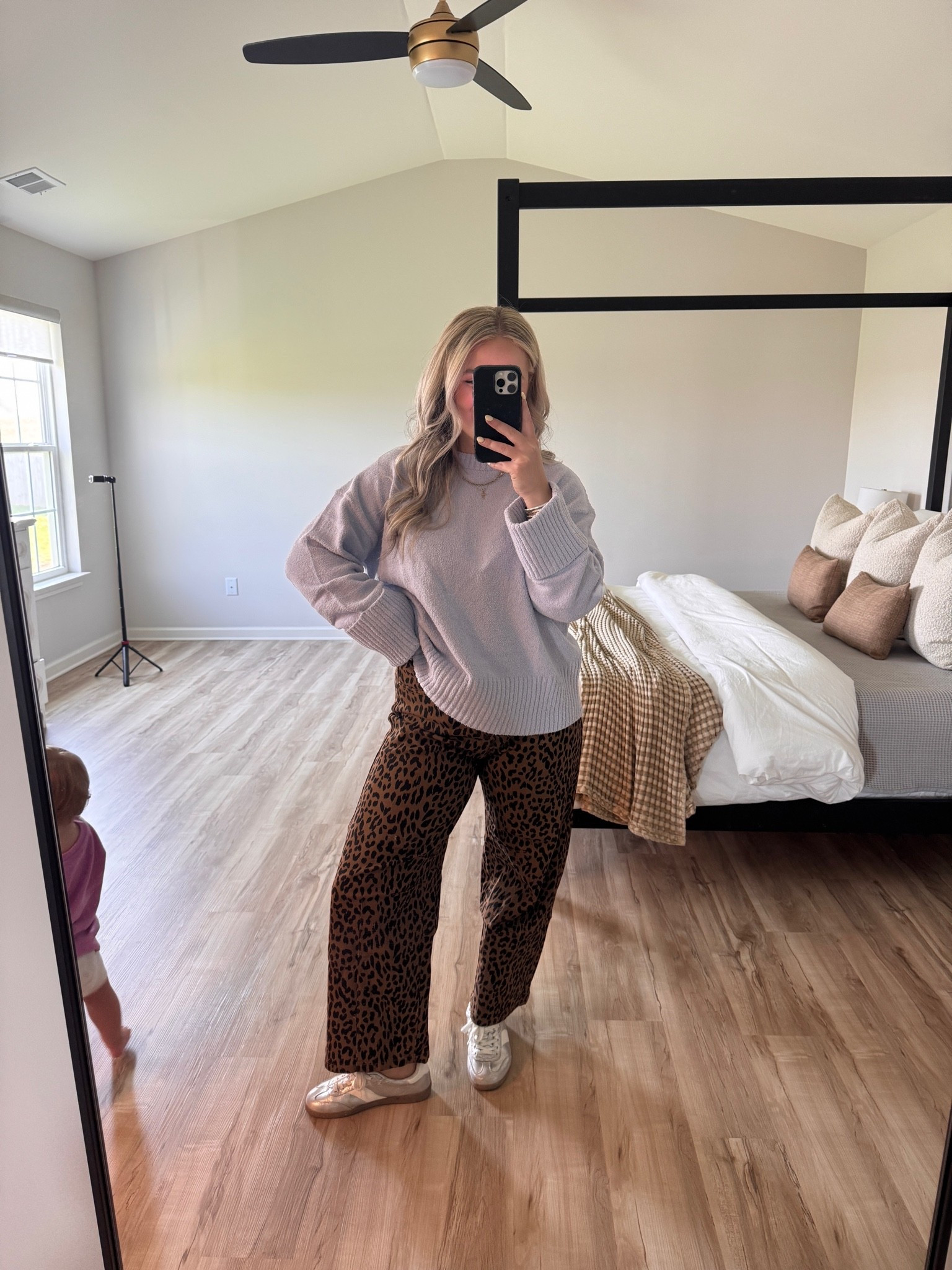 Amazon fall outfit inspo - wearing a medium in both