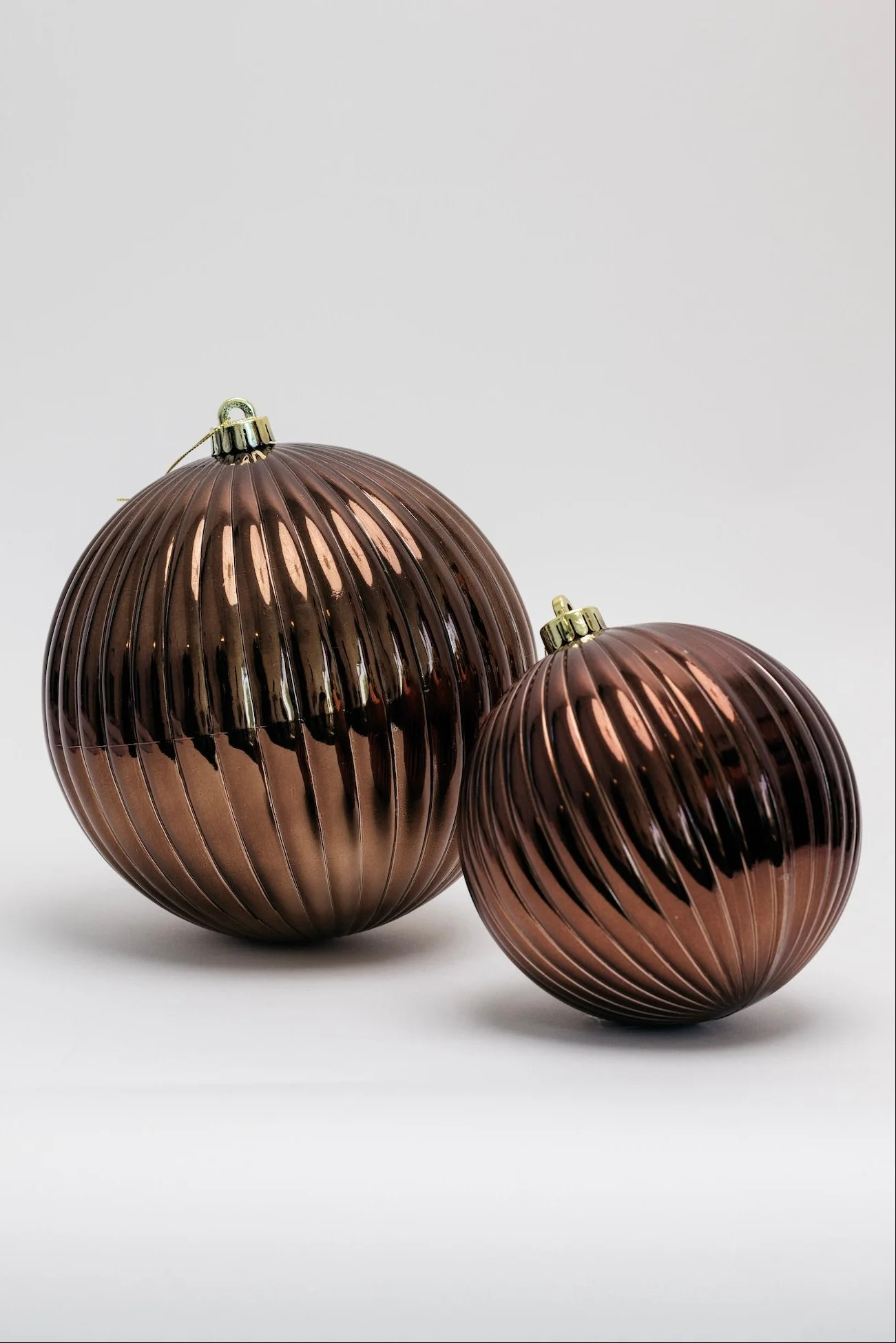 Ribbed Ornament - Brown - 2 Sizes | THELIFESTYLEDCO
