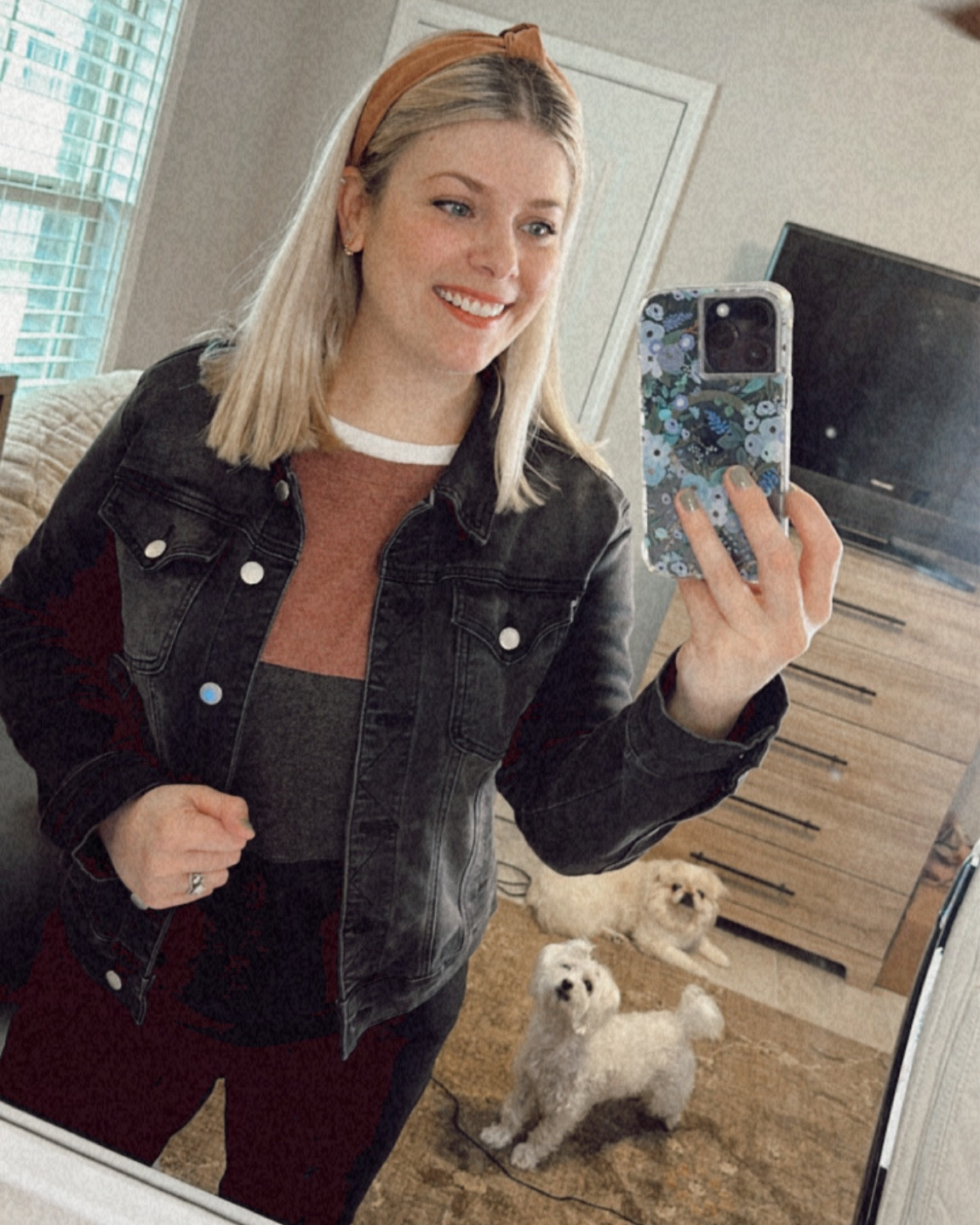 Happy Monday! 
I “picked once” and Monday is my striped shirt day. I do this to save time/energy deciding what to wear each week. 

I love this color block sweater and the red tones are perfect for February! ♥️

#LTKfindsunder100 #LTKstyletip #LTKSeasonal