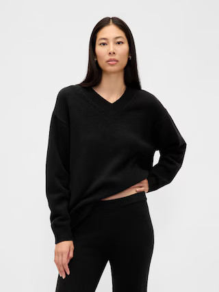 CashSoft Oversized V-Neck Sweater | Gap (US)