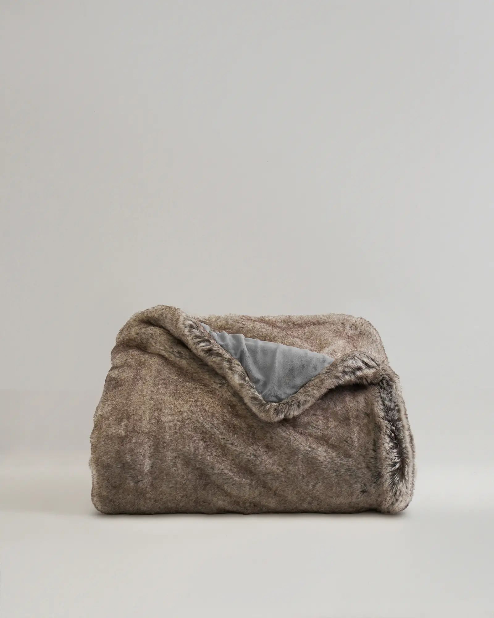 Luxe Faux Fur Throw | Quince