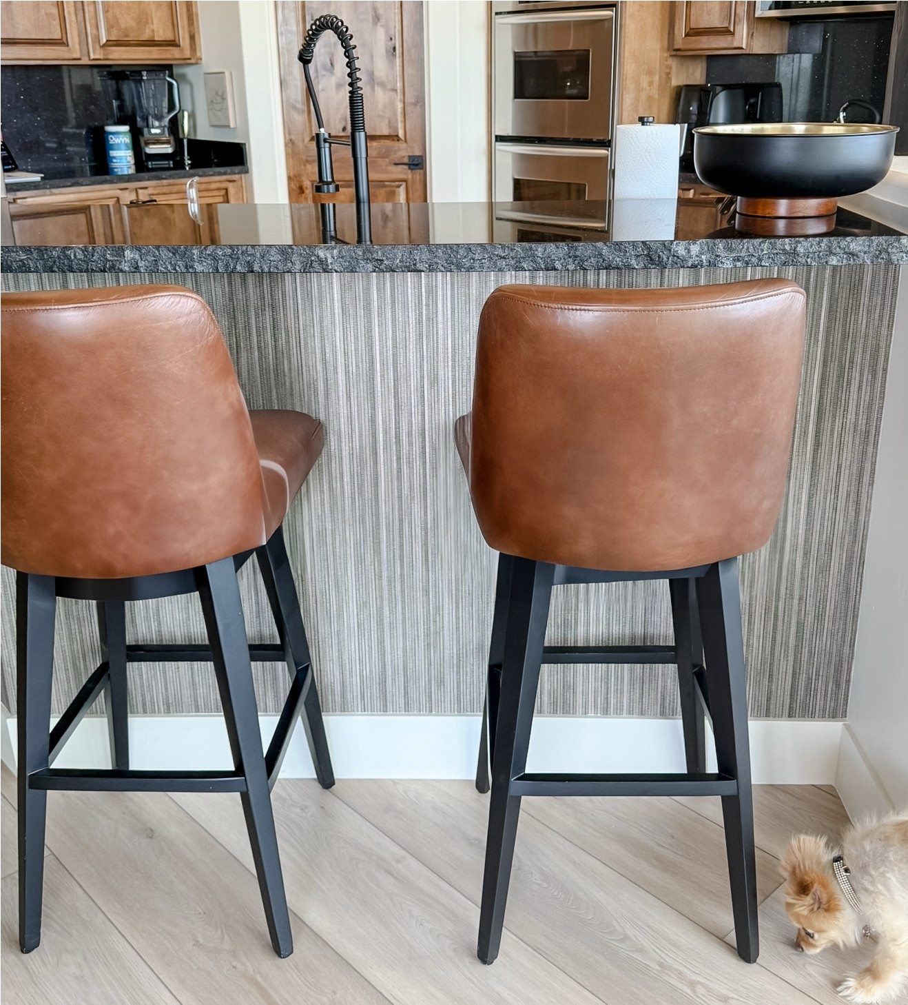 Wallpaper makes all the difference 🖤Also, sale alert!  

#LTKFamily #LTKSaleAlert #LTKHome