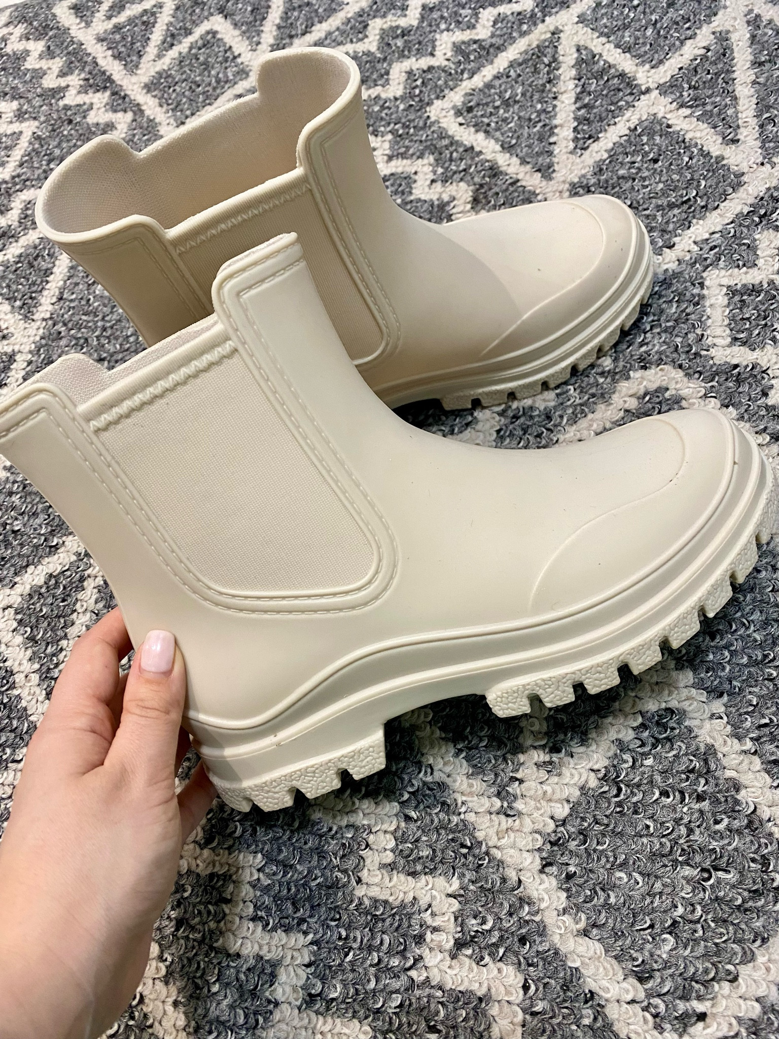 Affordable rain boots🌧️ .They fit true to size and are so comfy ! 

#LTKMostLoved #LTKfindsunder50 #LTKSeasonal