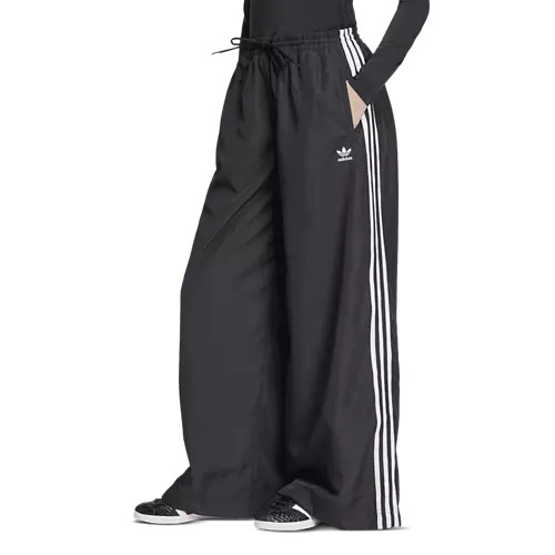 adidas Oversized Woven Track Pants | Foot Locker (US)