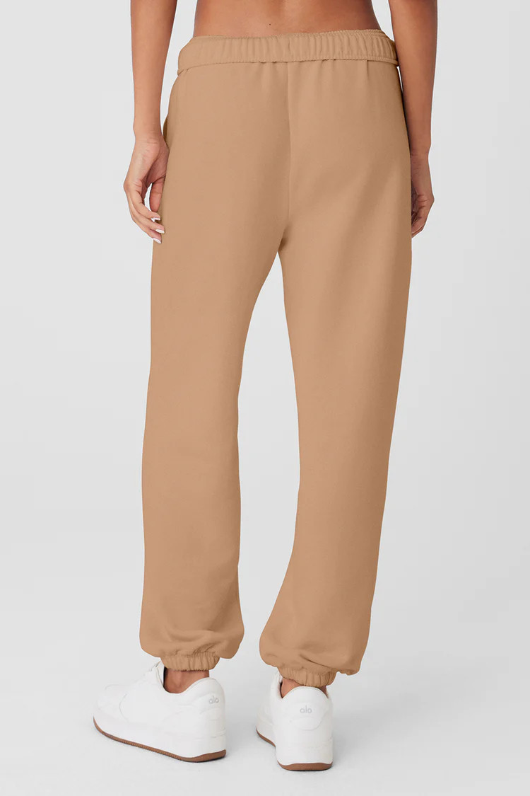 Accolade Sweatpant - Black | Alo Yoga (US)