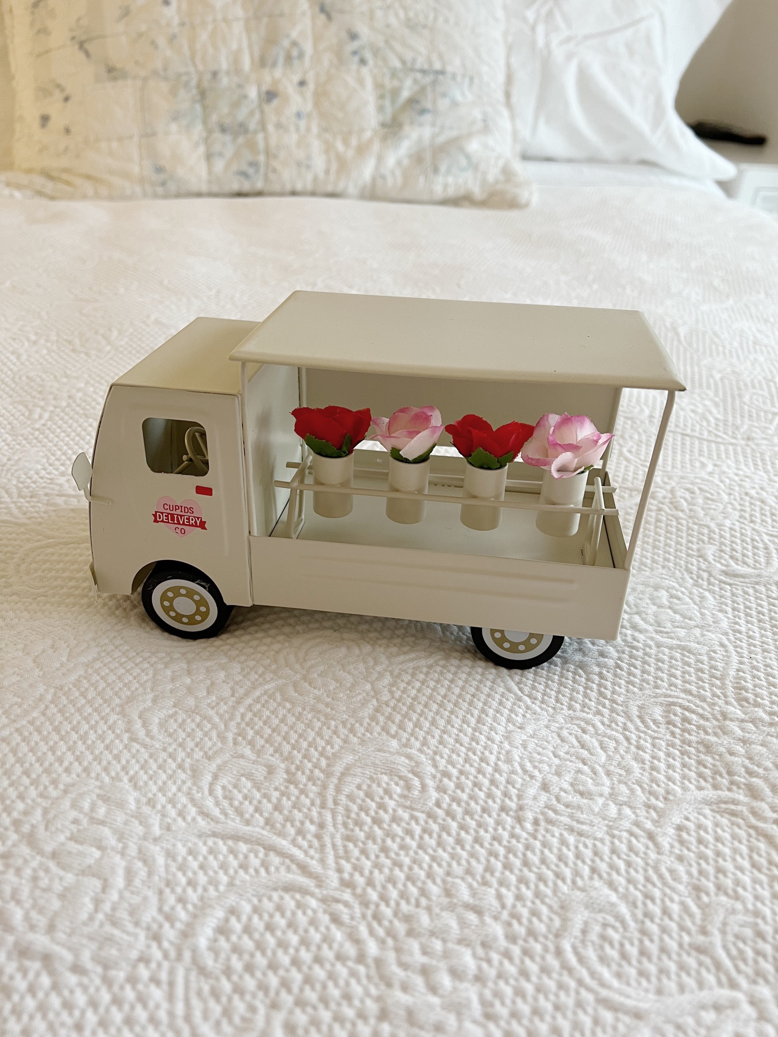 valentine’s day flower truck, cupid’s floral truck

#vdaydecor #valentinesdaydecor #valentinesdaydecorations #valentinesdaydecorationideas #targetvalentines #targetvday

#LTKSeasonal #LTKhome #LTKFind