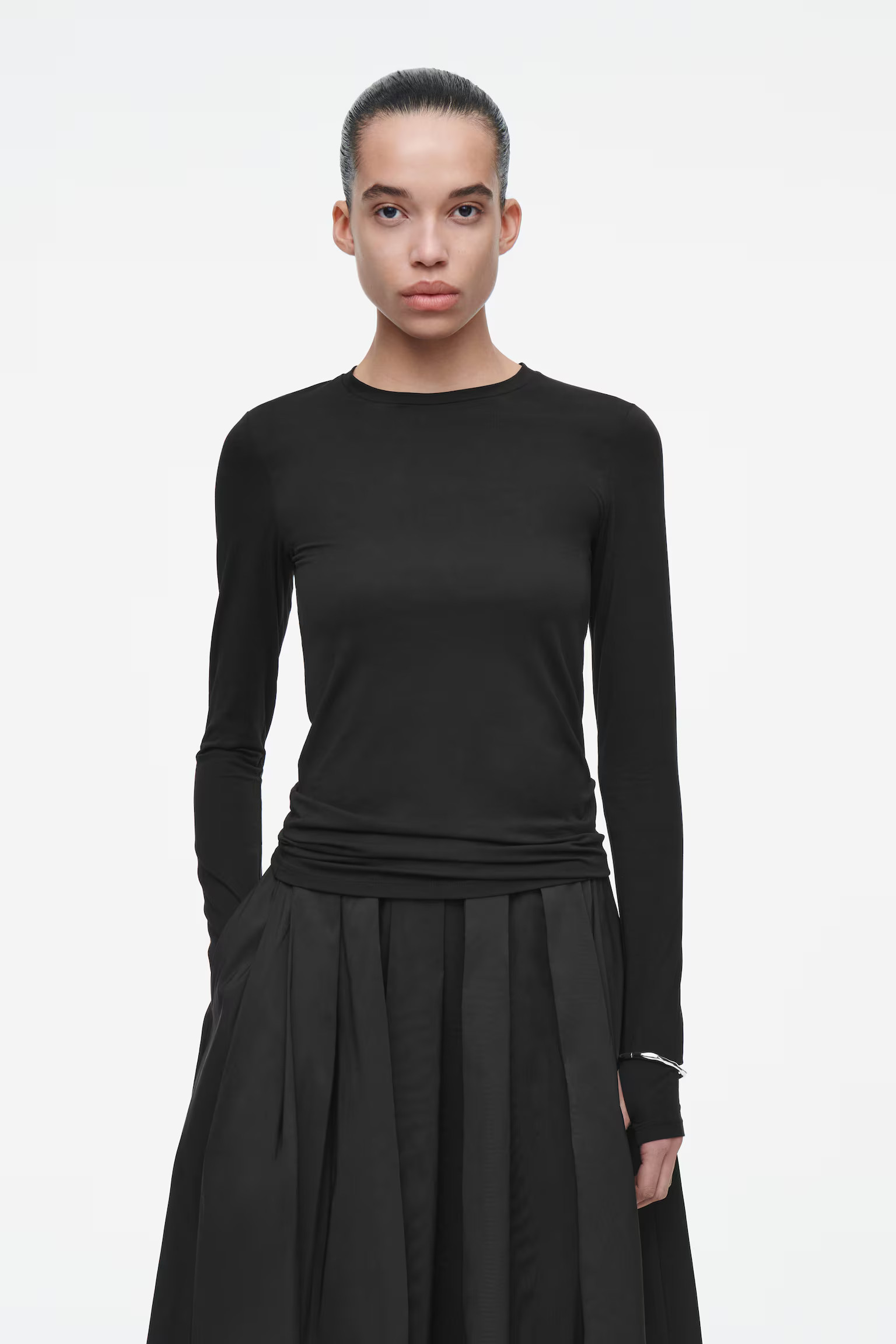 SLIM LIGHTWEIGHT LONG-SLEEVED TOP - BLACK | COS (EU)