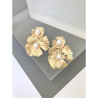 Gold Flower Earrings, Gold & Pearl Hibiscus Bridesmaid Prom Wedding Boho Earrings | Etsy (US)