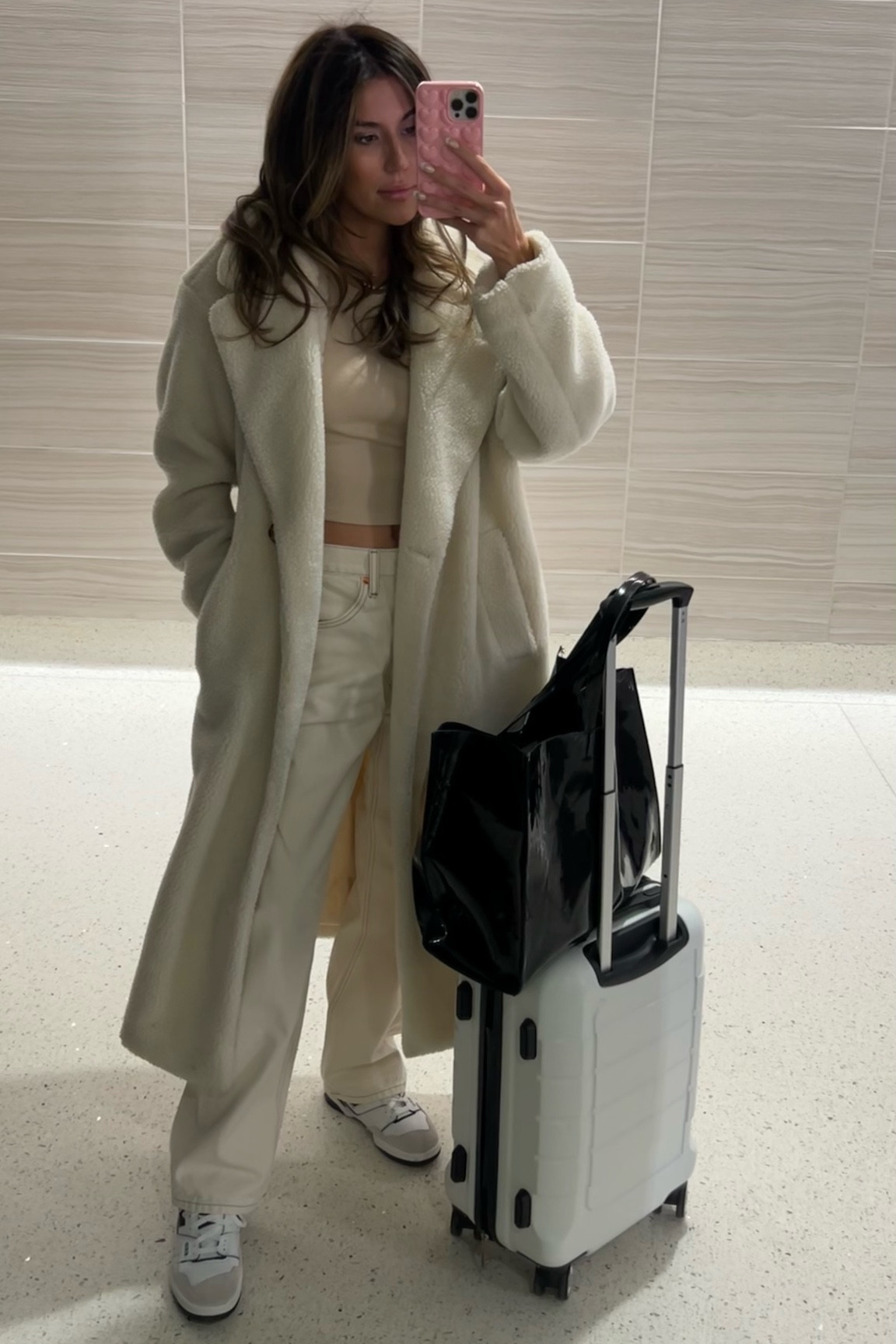 Travel day OOTD ✈️

Travel style; travel outfit; Casual style; mom style; white outfit; Amazon luggage; white suitcase; travel bag; new balance 550; H&M; shopbop 

#LTKtravel #LTKunder100 #LTKstyletip