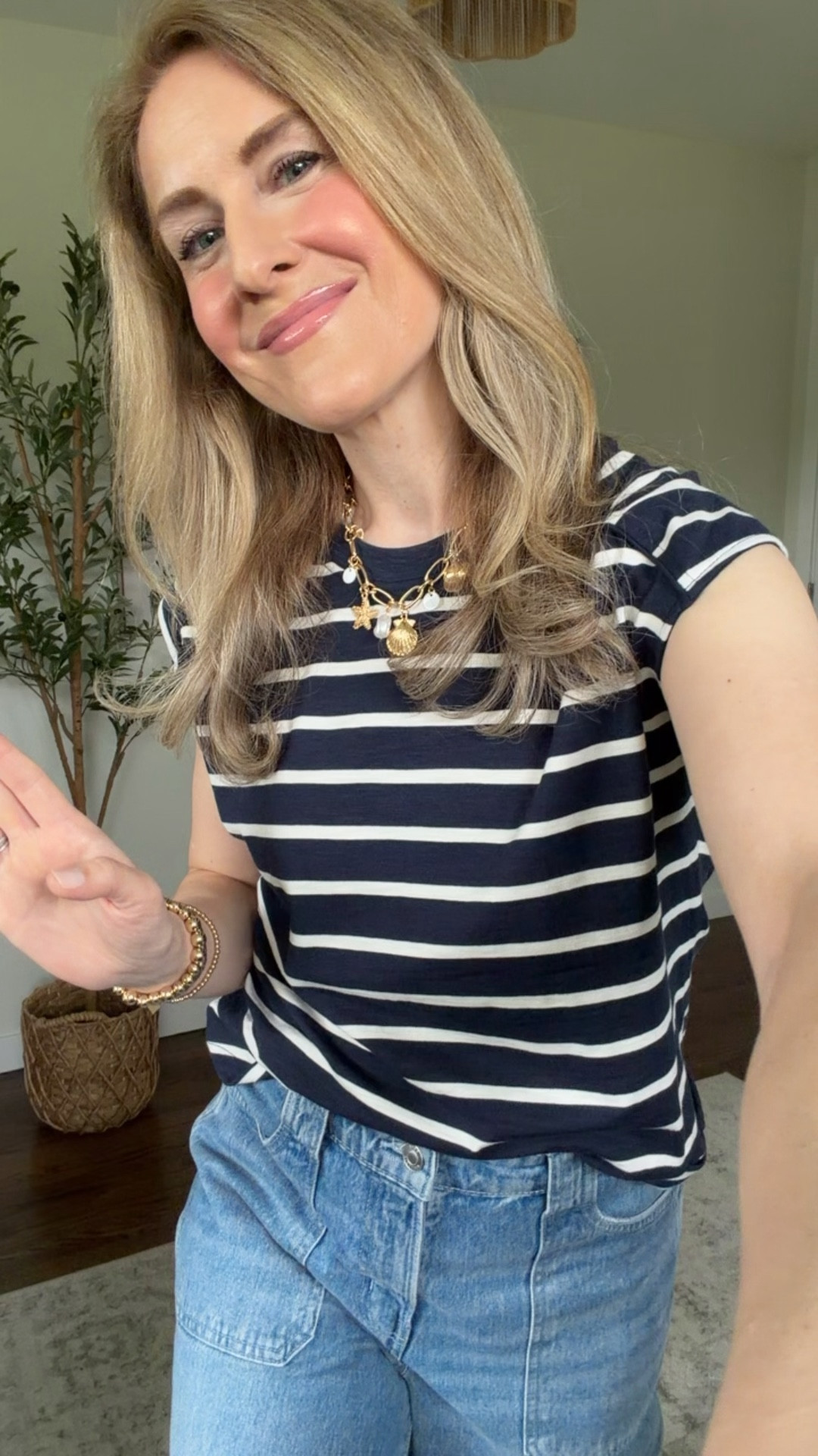 Walmart jeans I’m loving, these are a barrel carpenter jean, rigid denim (I think 1% spandex), I went with my usual size 6. They look and feel like Madewell at a fraction of the price. #walmartfashion

#LTKOver40