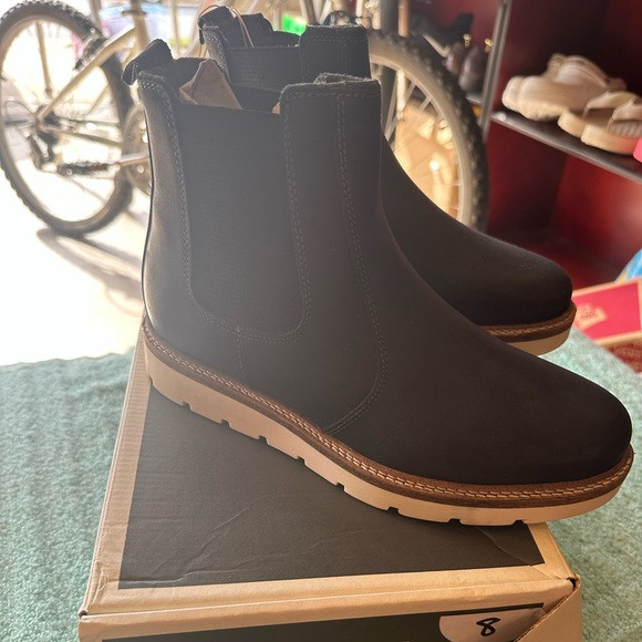 Alpine BlazeChelsea Boots Brand New | Poshmark