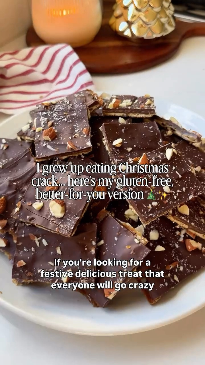 Christmas crack is one best holiday treats! 🎄🍫✨

You need 4 simple base ingredients, plus it’s completely gluten-free and can easily be made dairy-free/vegan. Perfect for snacking, sharing and/or gifting during the holidays. 🎁

PS: I highly recommend making a double batch, which I share how to do in the notes section of the recipe!

holiday treats | christmas cracker bark | christmas bark | healthier treats | holiday baking | 

https://www.eatingbirdfood.com/healthier-christmas-crack/

#LTKHoliday #LTKfoodie #LTKSeasonal
