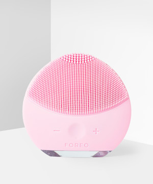 LUNA Mini 2 Plus Facial Cleansing Brush & Anti-Aging Massager | Beauty Bay