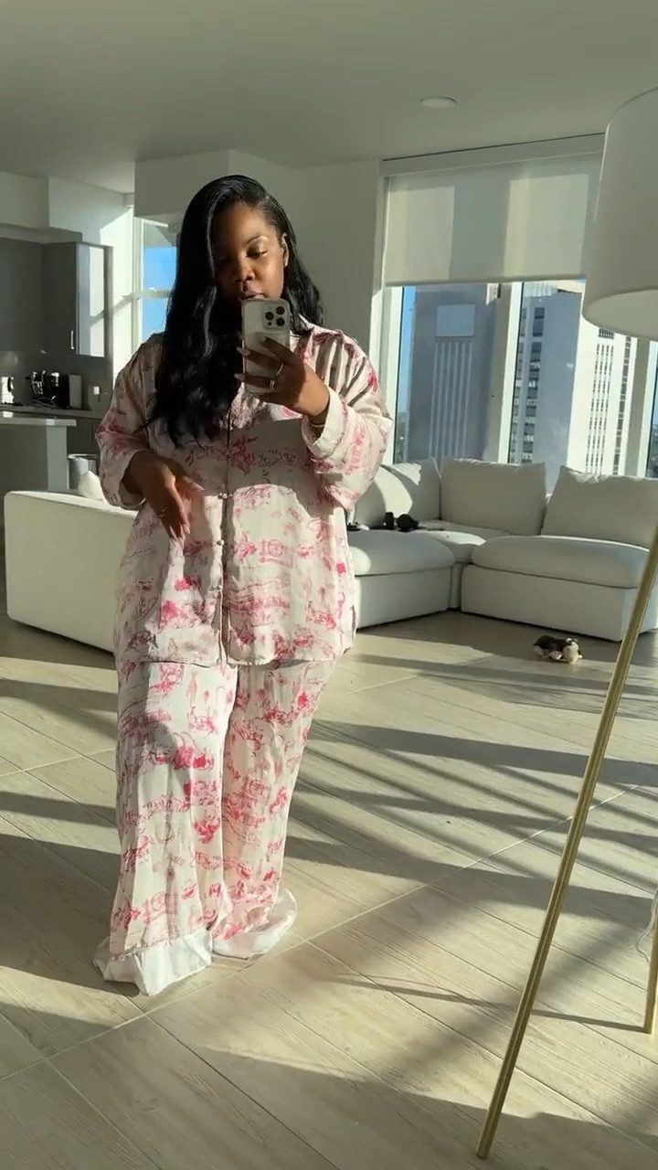 This pajama set from Free People is so cute and comfortable. Perfect for a Galentine’s pajama party 💗

Valentine’s Day, pink pajamas, comfy pajamas, Emmy Petit


#LTKPetite #LTKMidsize