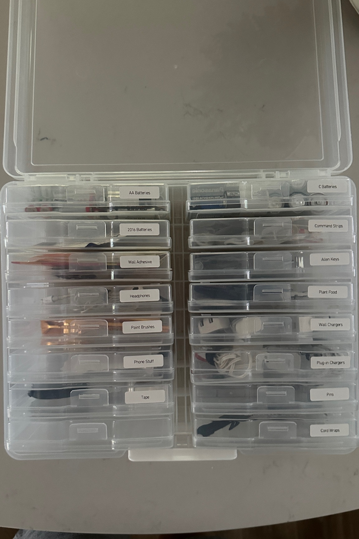 Junk drawer organizer, a great hat to organize the things in your small home that don’t have a particular space or storage area. Great for storing small things like photos, knickknacks command strips or batteries.

#amazonfinds #amazonhome #hobbylobby 

#LTKFindsUnder100 #LTKSaleAlert #LTKHome