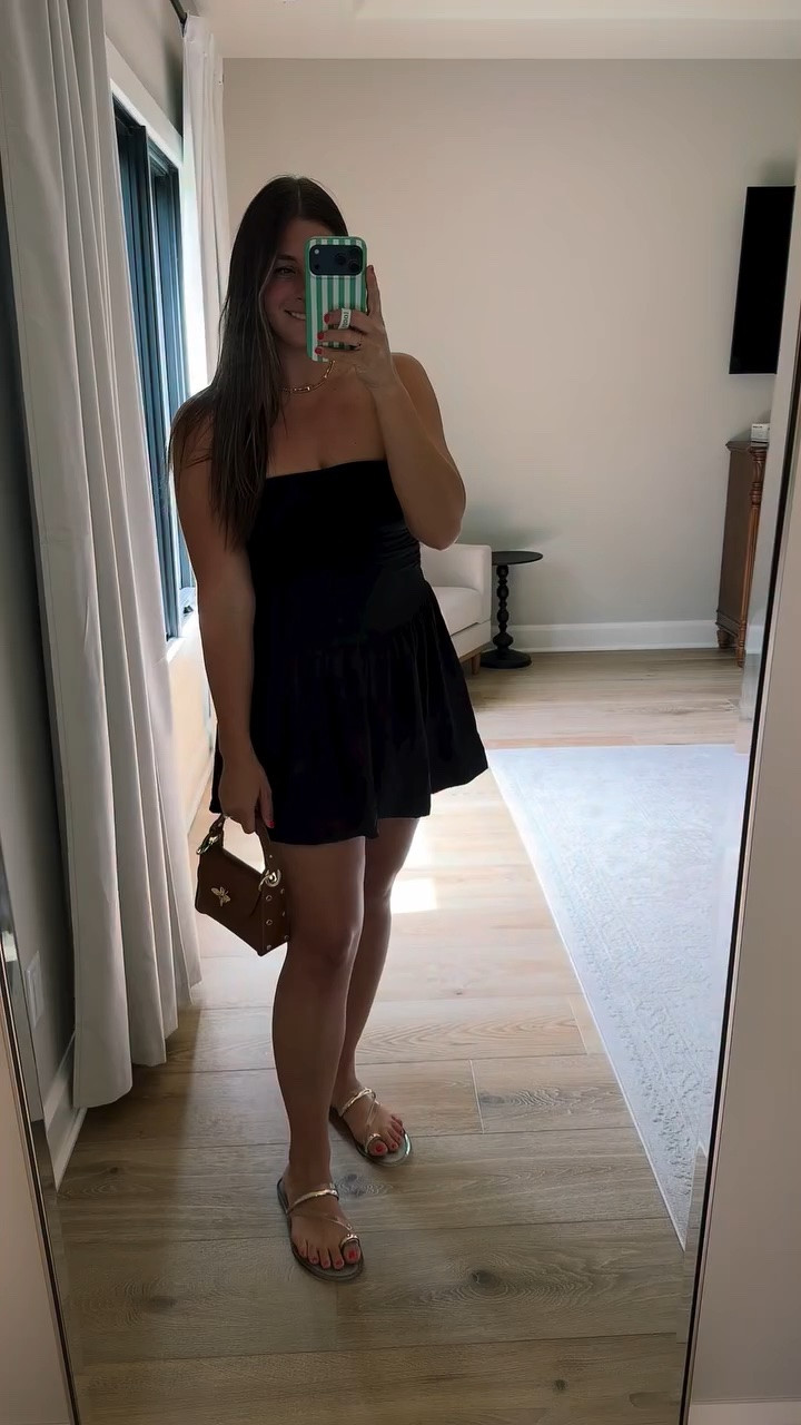 This dress 🫶🏼 so cute for summer // comment SHOP for links 💋 

#casualchicstyle #amazonfashionfinds #datenightoutfit #amazonfashion #styleover30