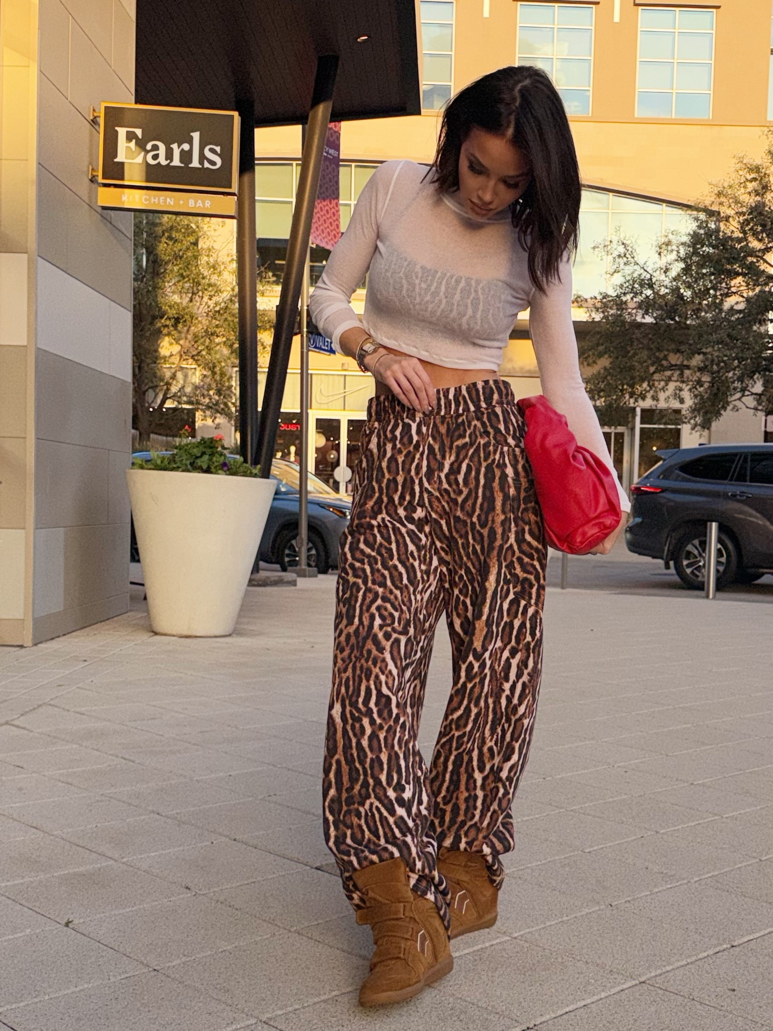 Wearing new pieces from AFRM’s new active wear line. Top in Small and Bottoms in XS.

#LTKmomlife #LTKdayinmylife #LTKootd