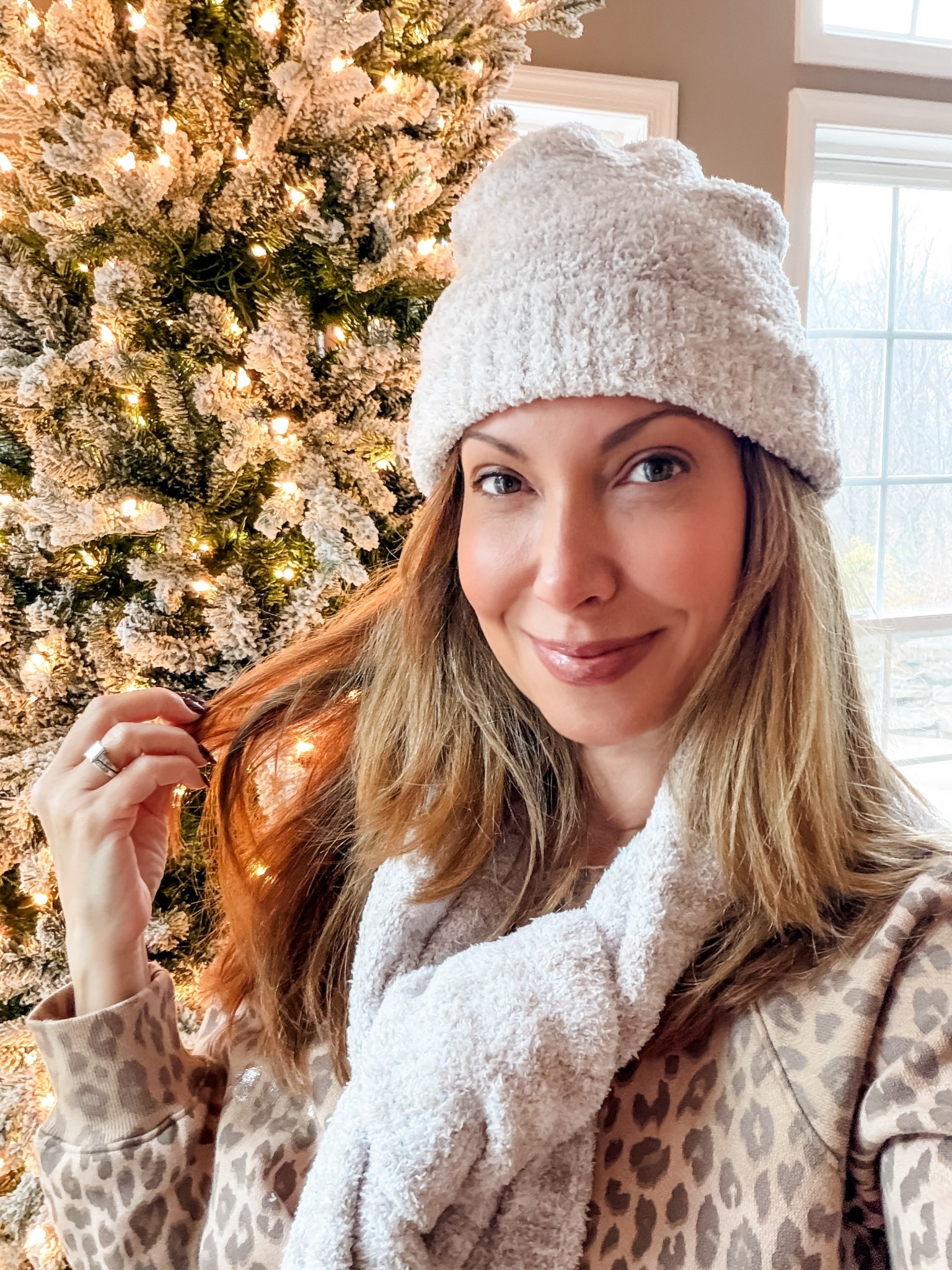 Barefoot dreams hat & scarf ✨Love this cozy and super soft set!  Linked some other separates options as well. #LTKootd

#LTKFindsUnder100 #LTKSaleAlert