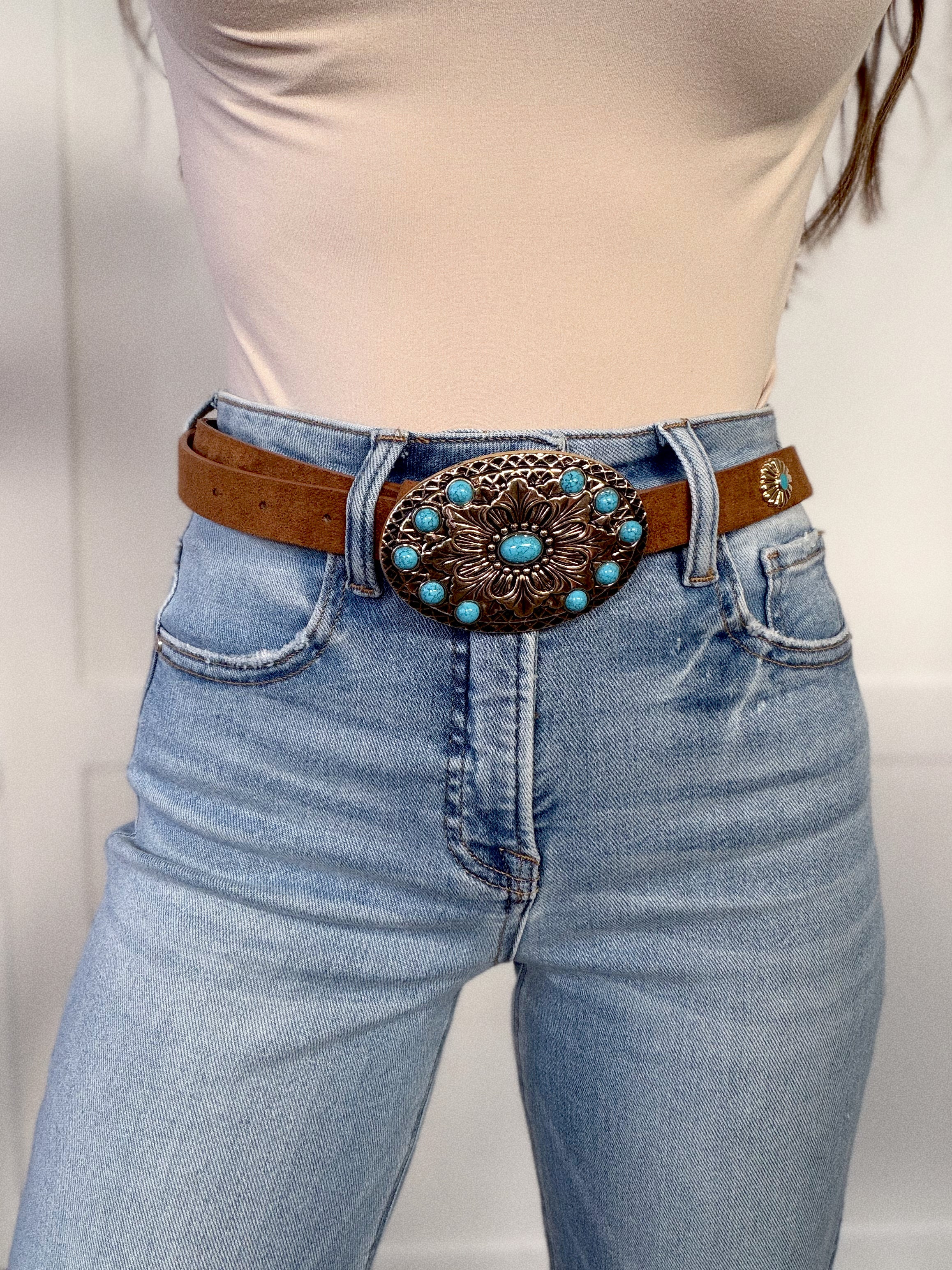 Saddle Creek Oval Conch Belt | Willow Boutique